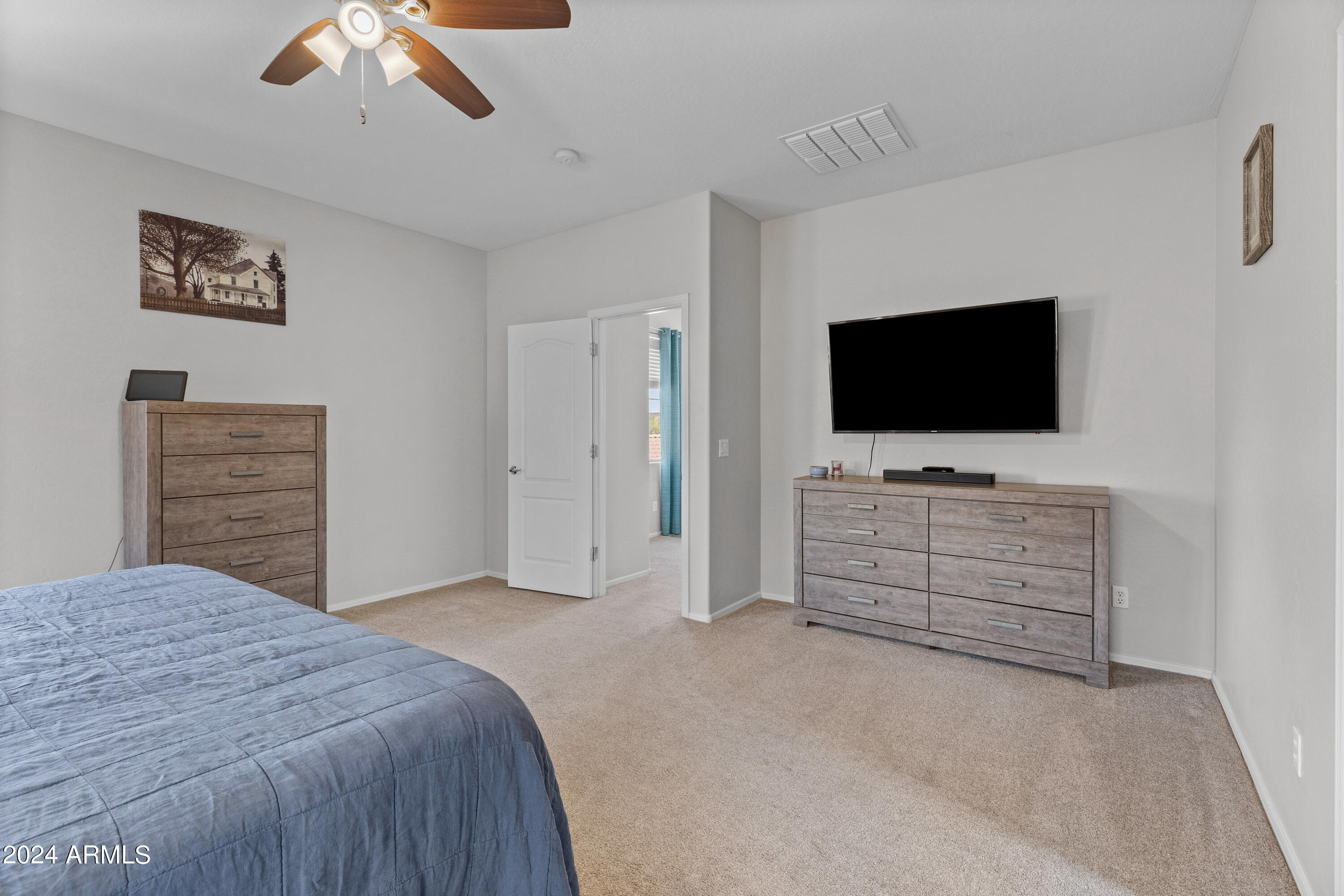 864 S COLONIAL Drive