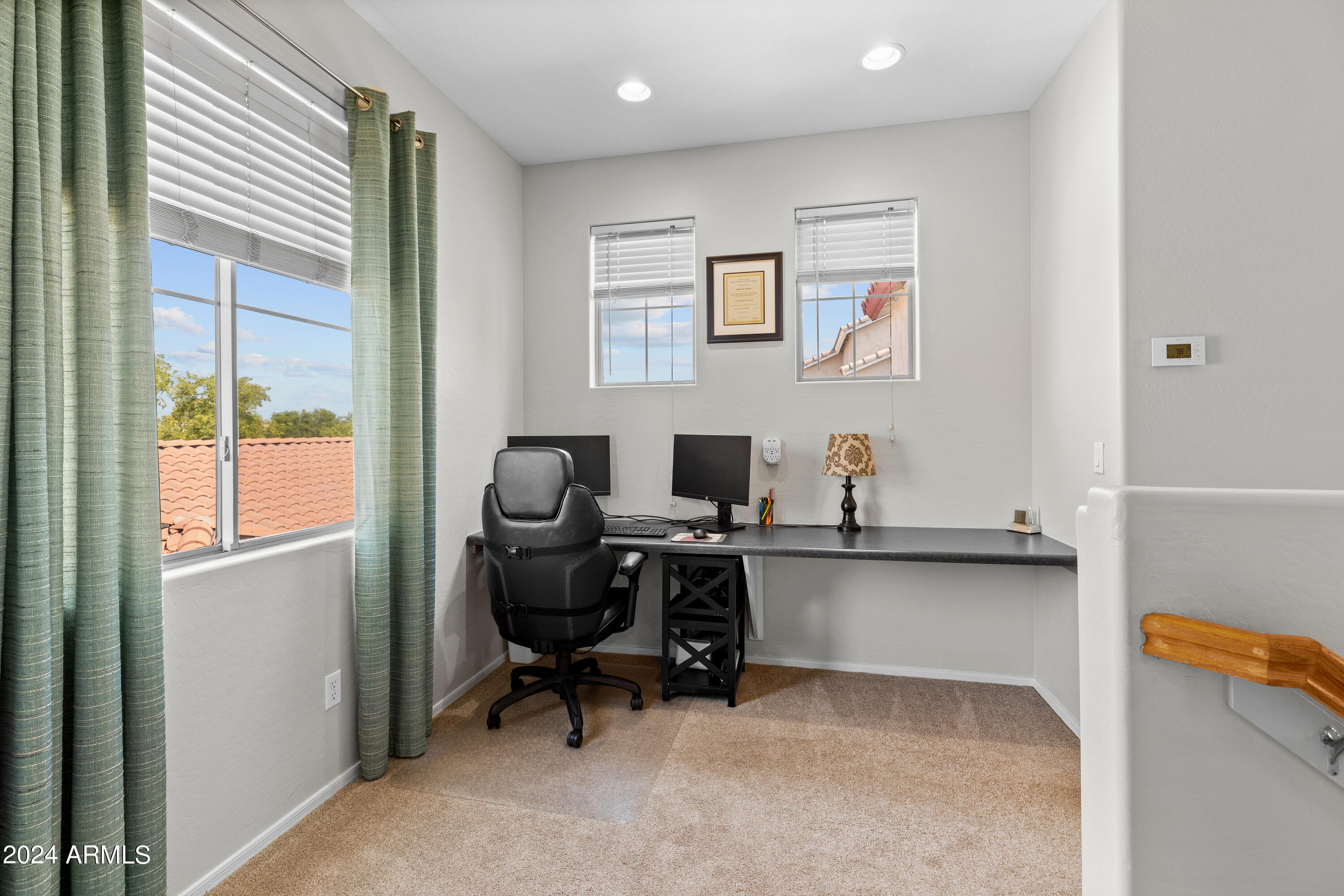 864 S COLONIAL Drive