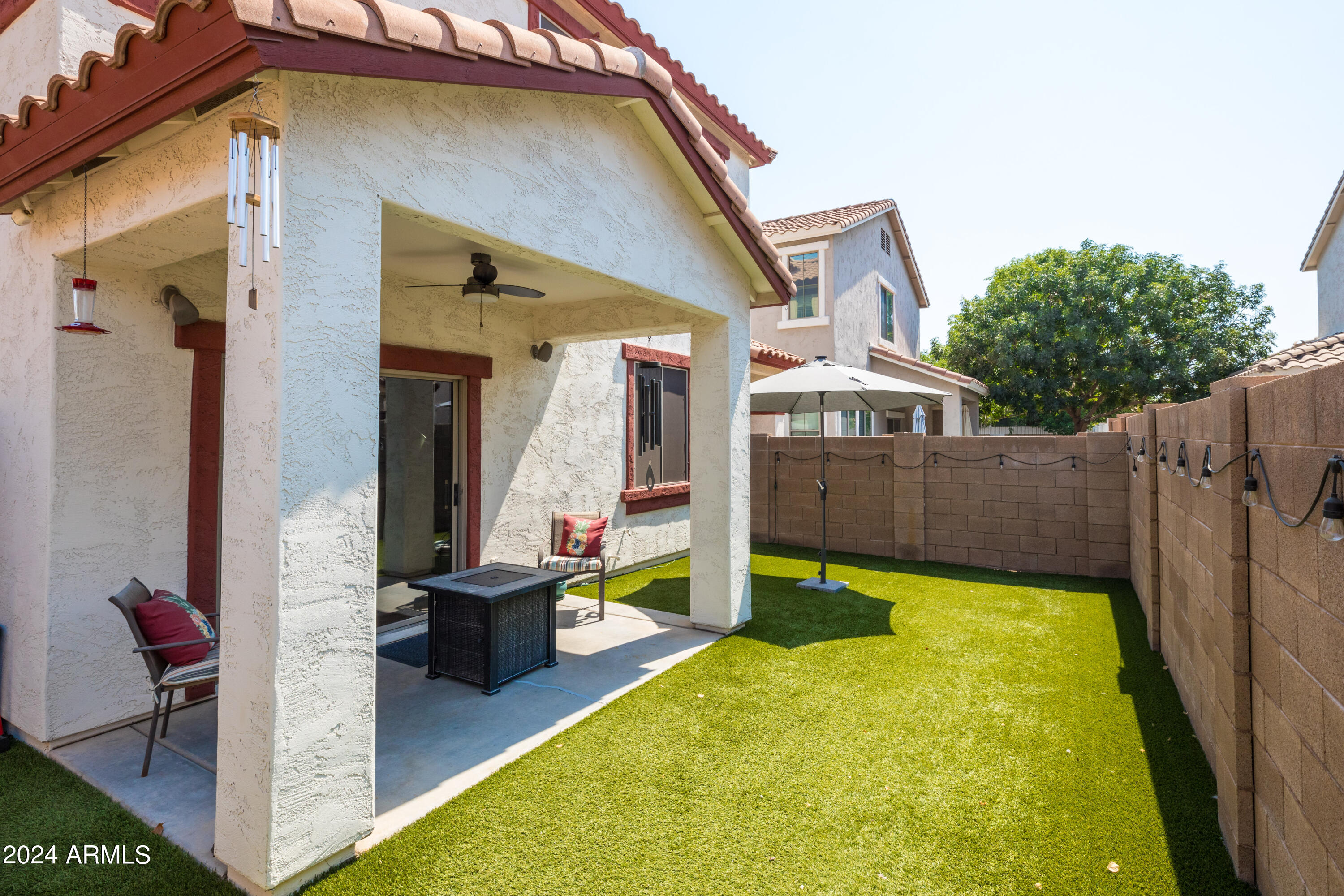 864 S COLONIAL Drive