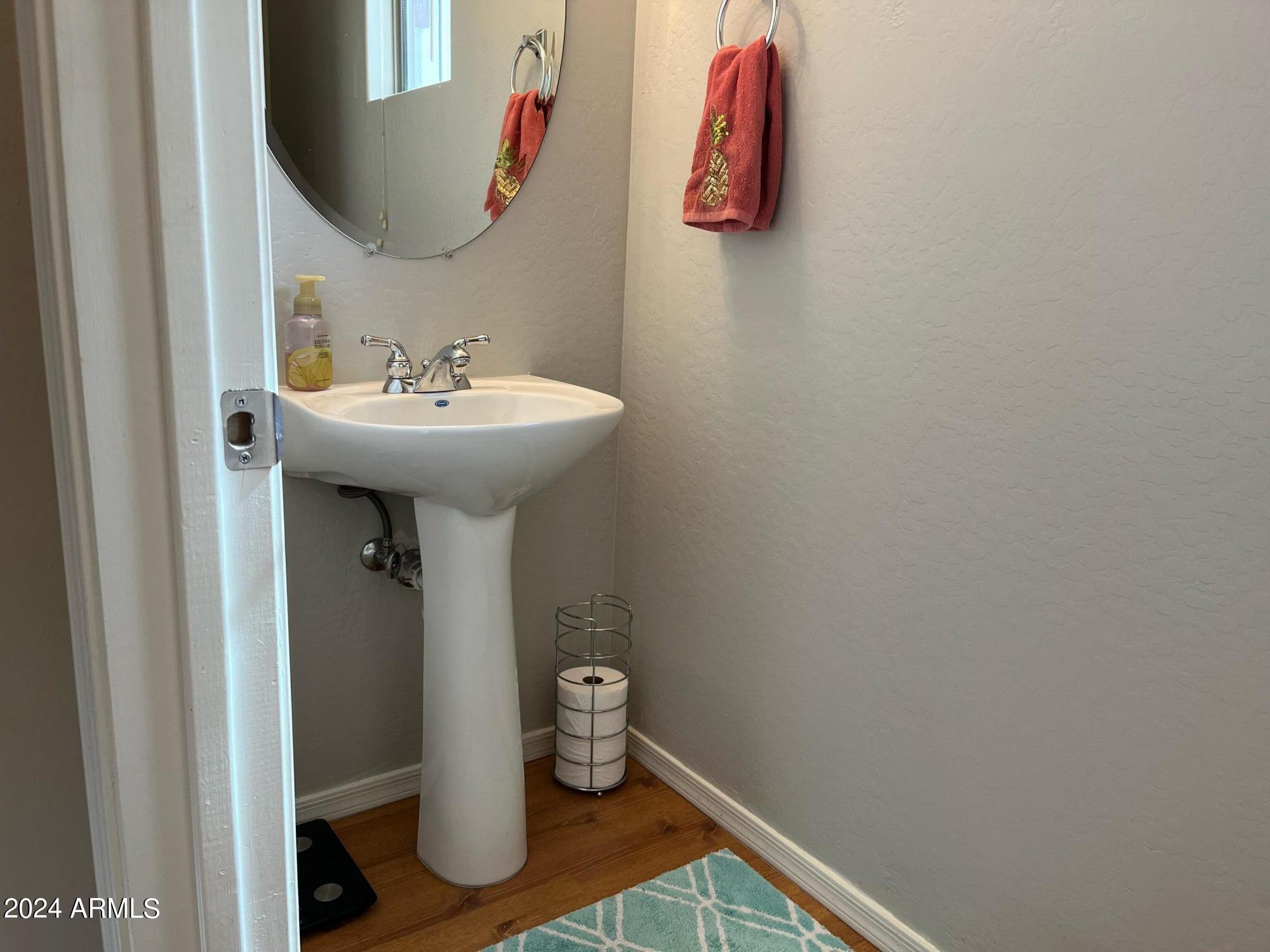 864 S COLONIAL Drive