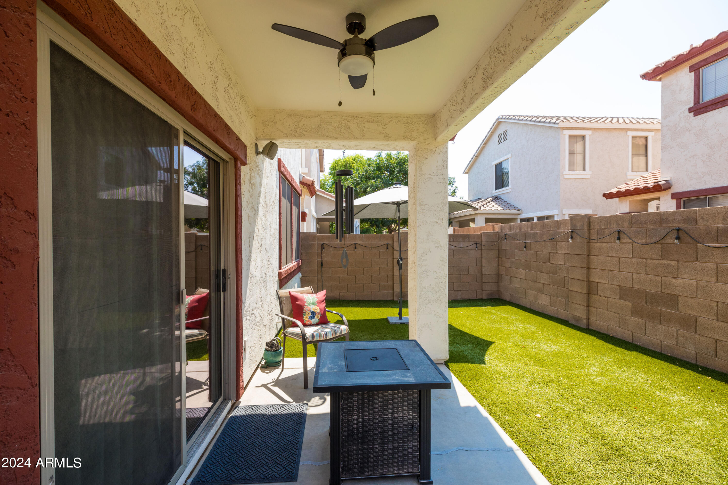 864 S COLONIAL Drive