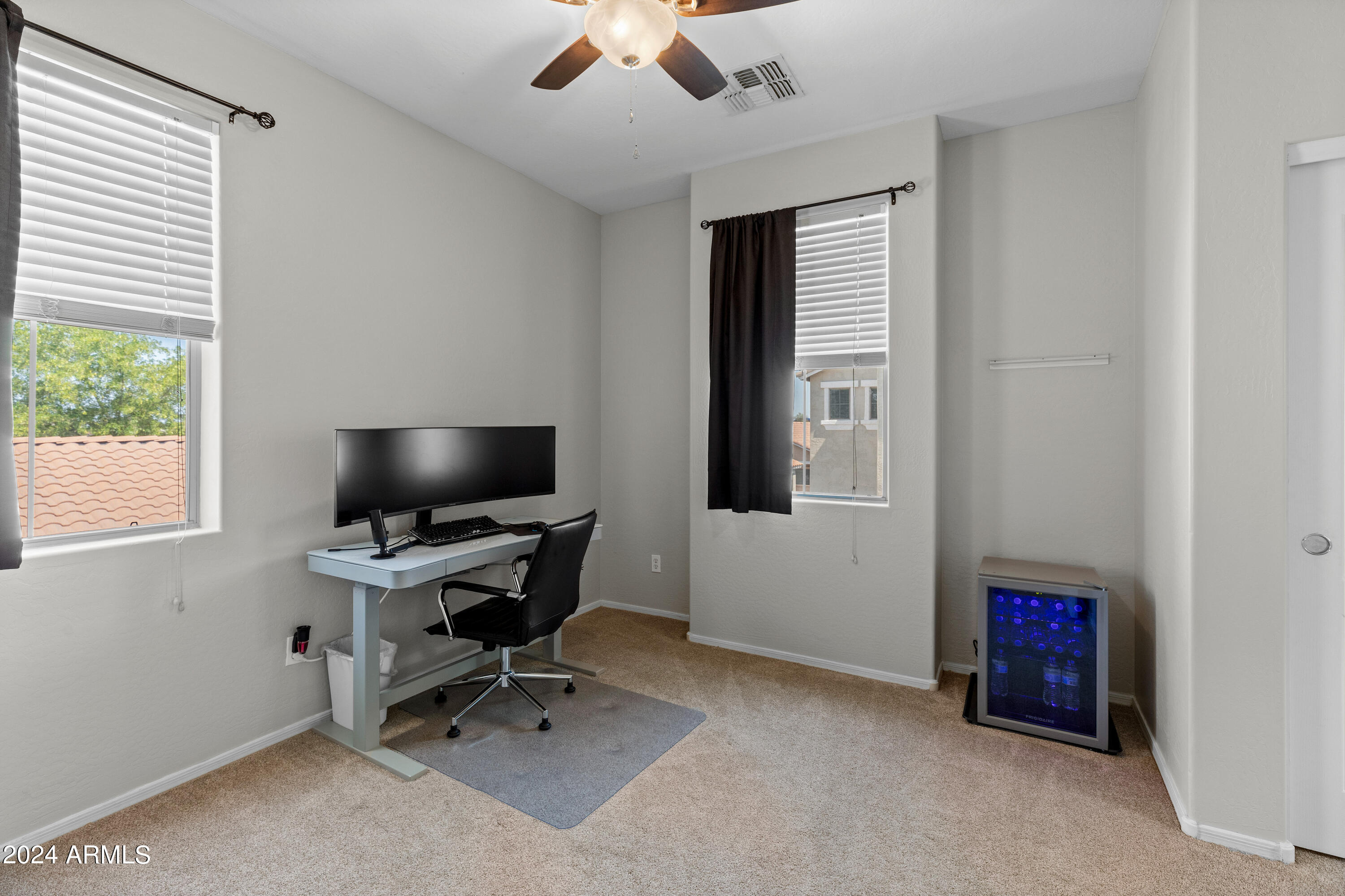 864 S COLONIAL Drive