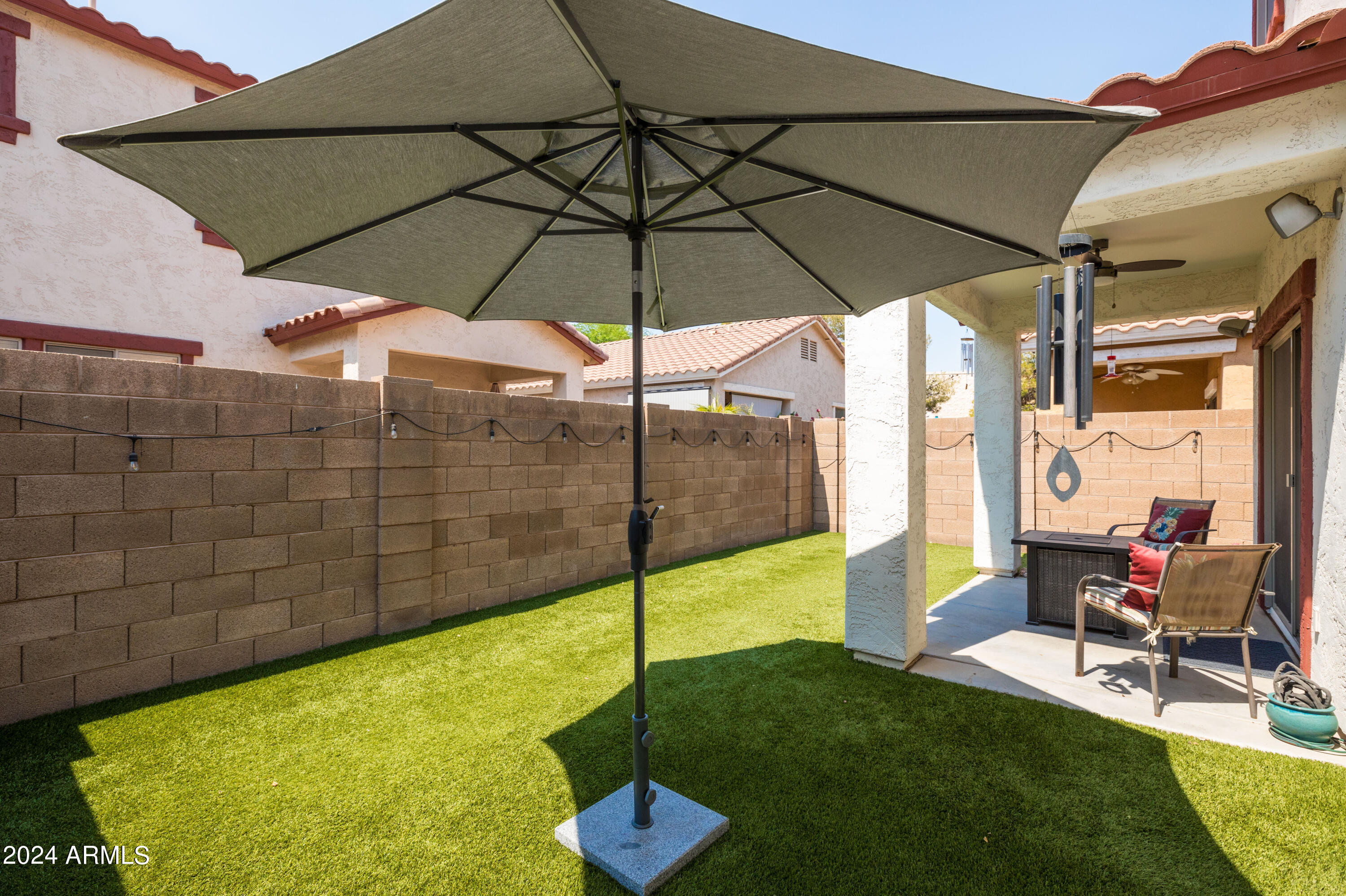 864 S COLONIAL Drive