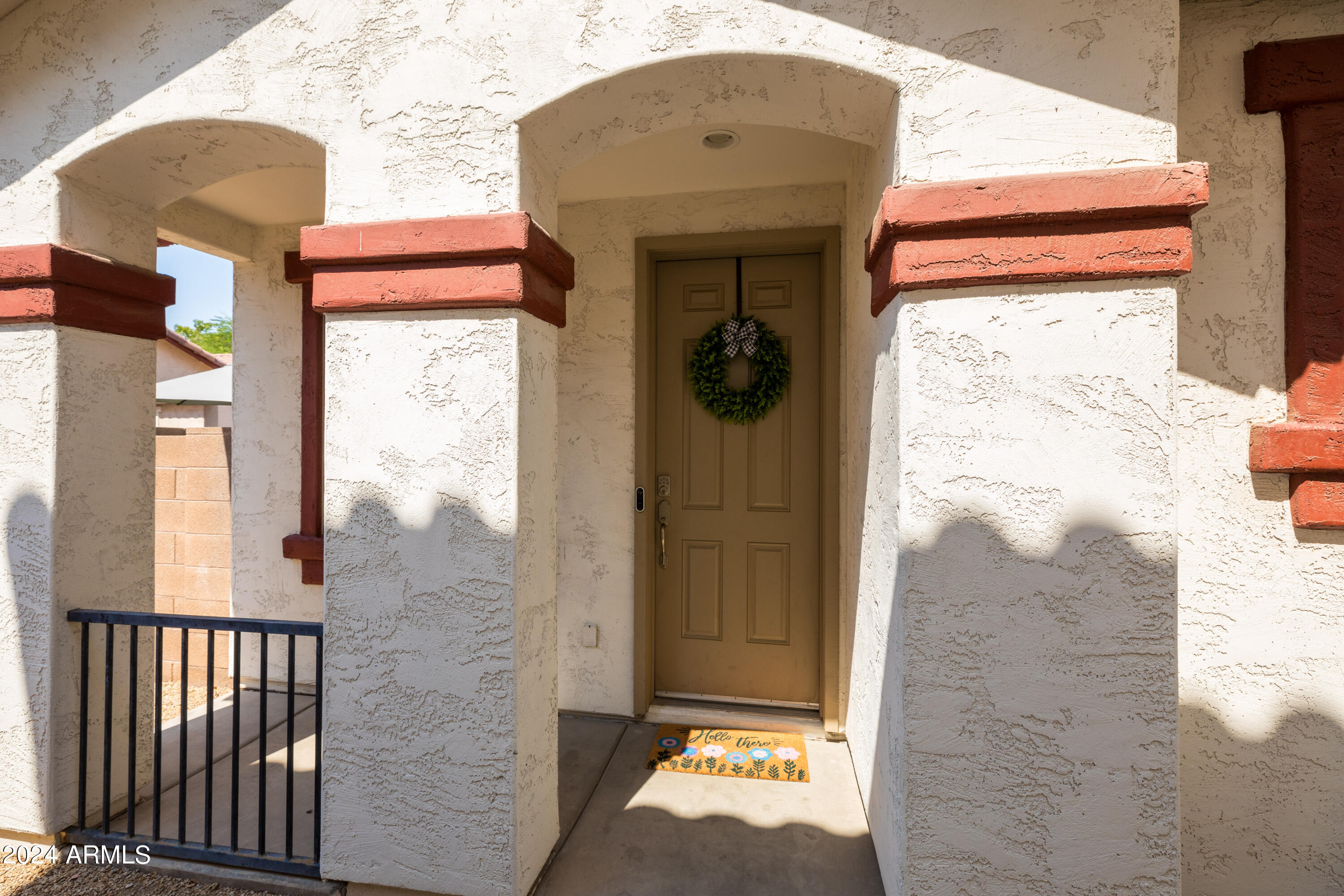 864 S COLONIAL Drive