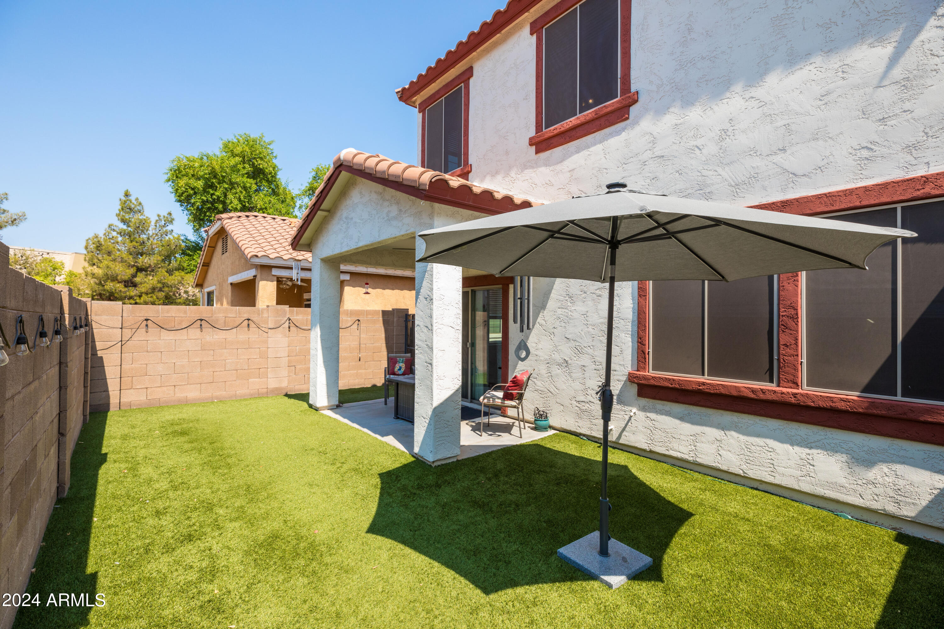 864 S COLONIAL Drive