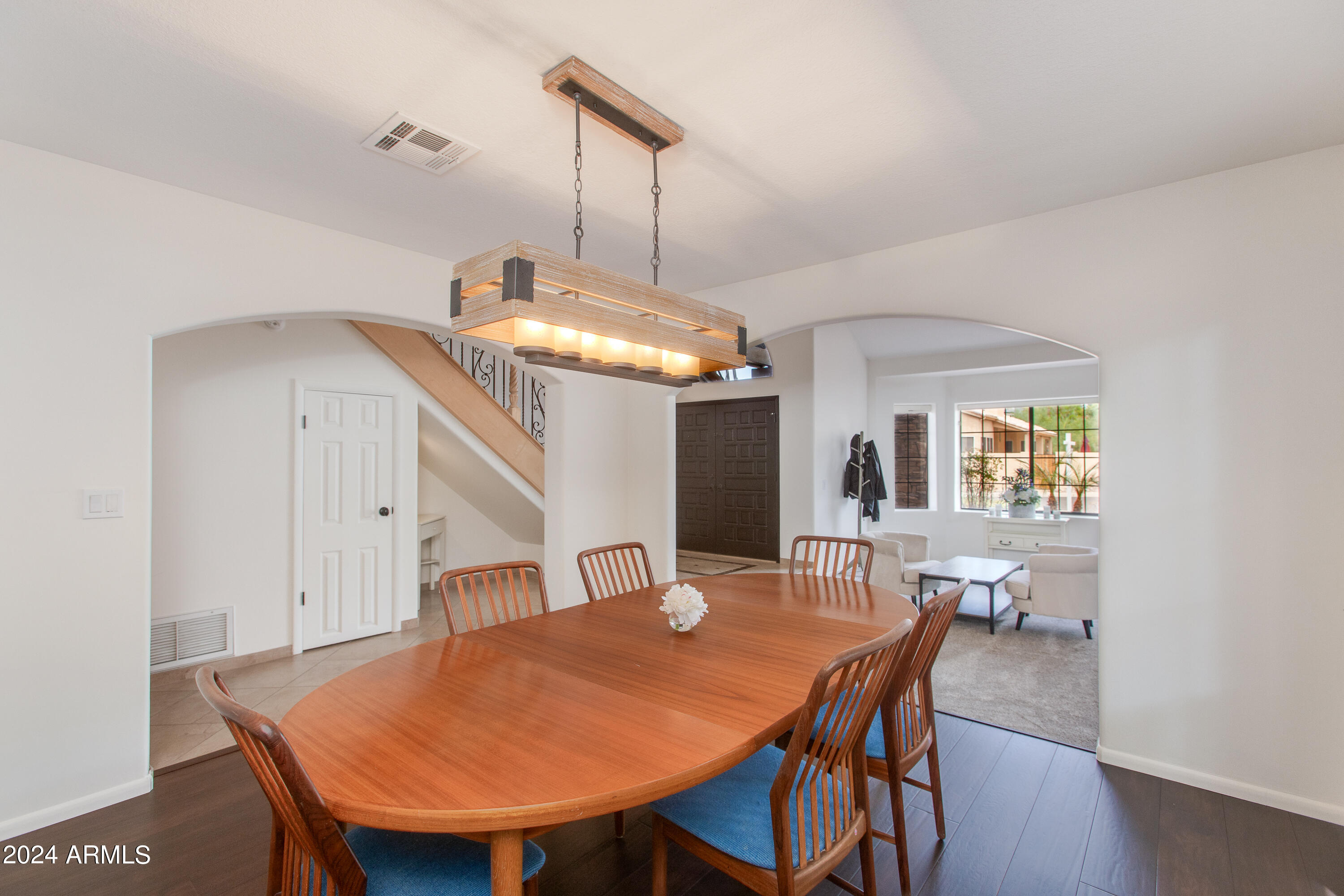 1067 E SEMINOLE Drive