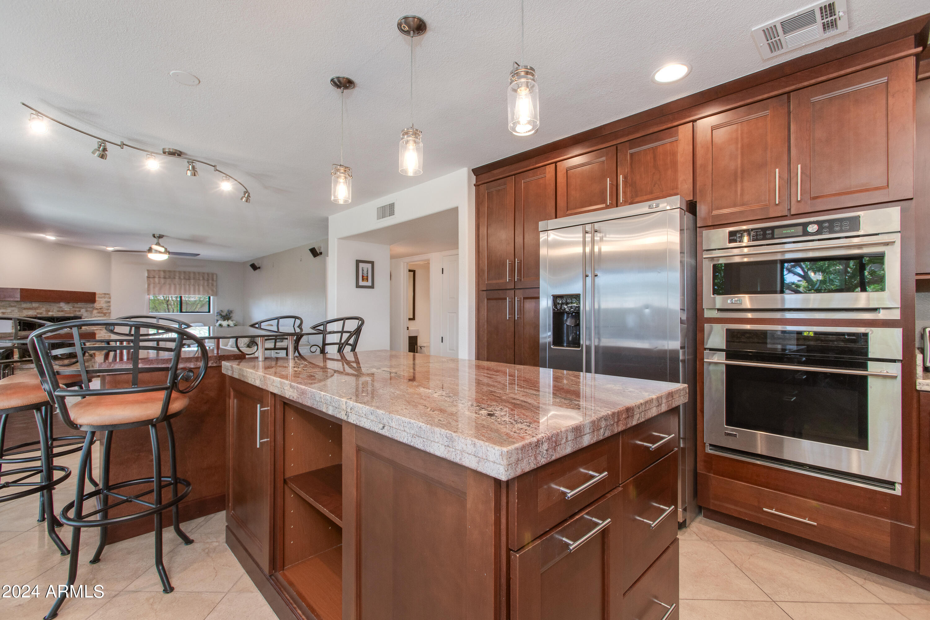 1067 E SEMINOLE Drive