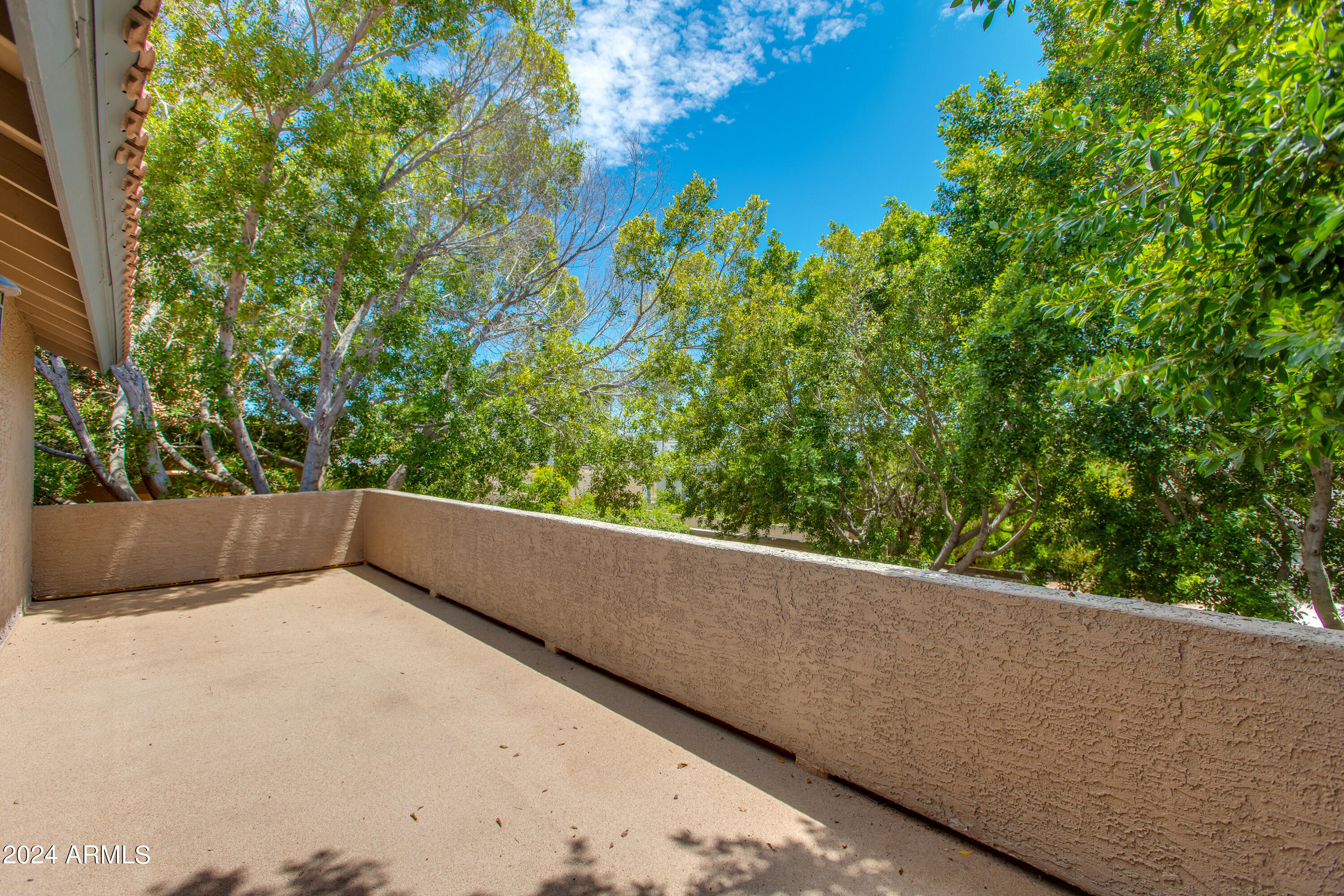 1067 E SEMINOLE Drive