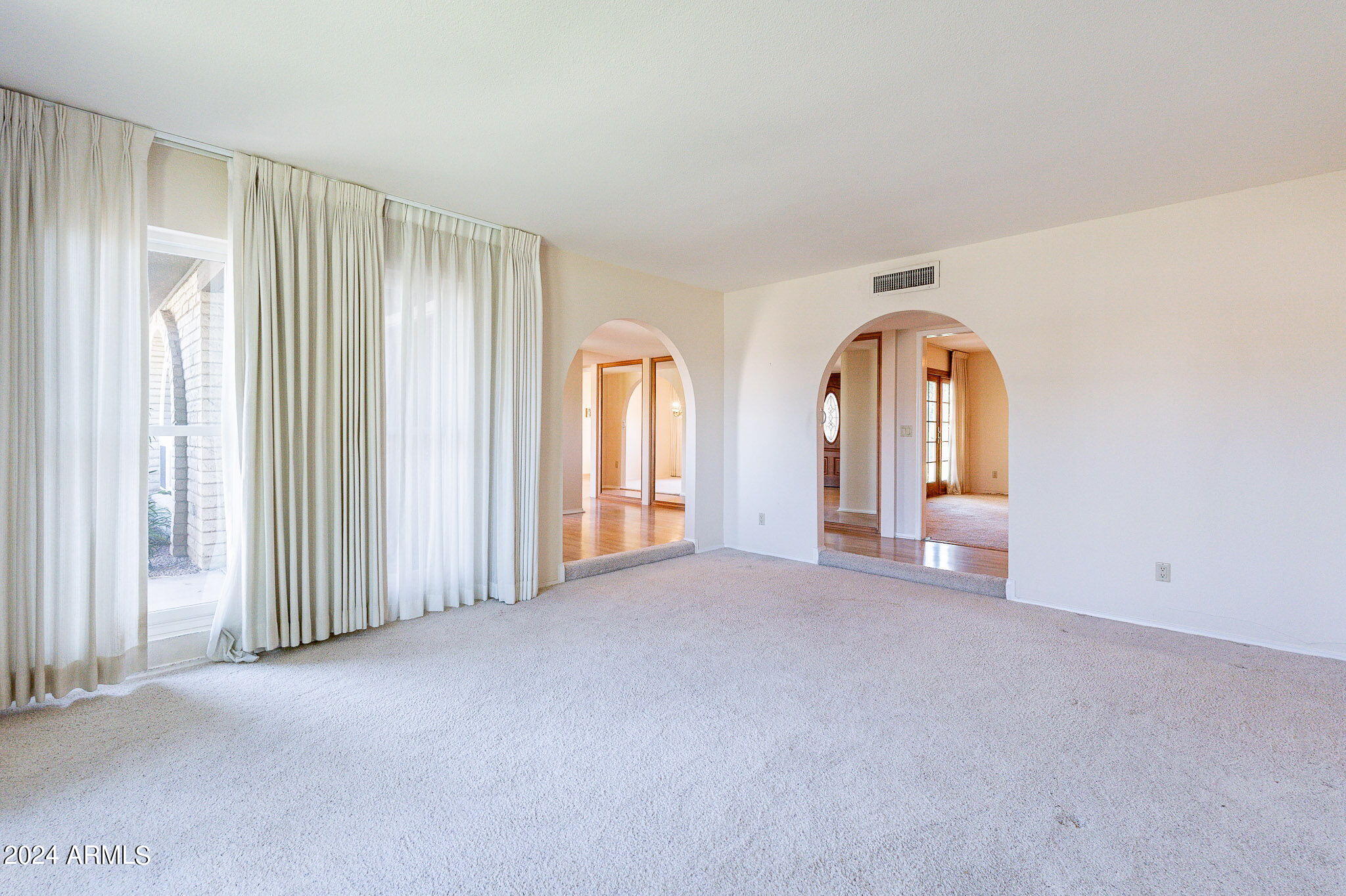 8555 E Vía De Los Libros