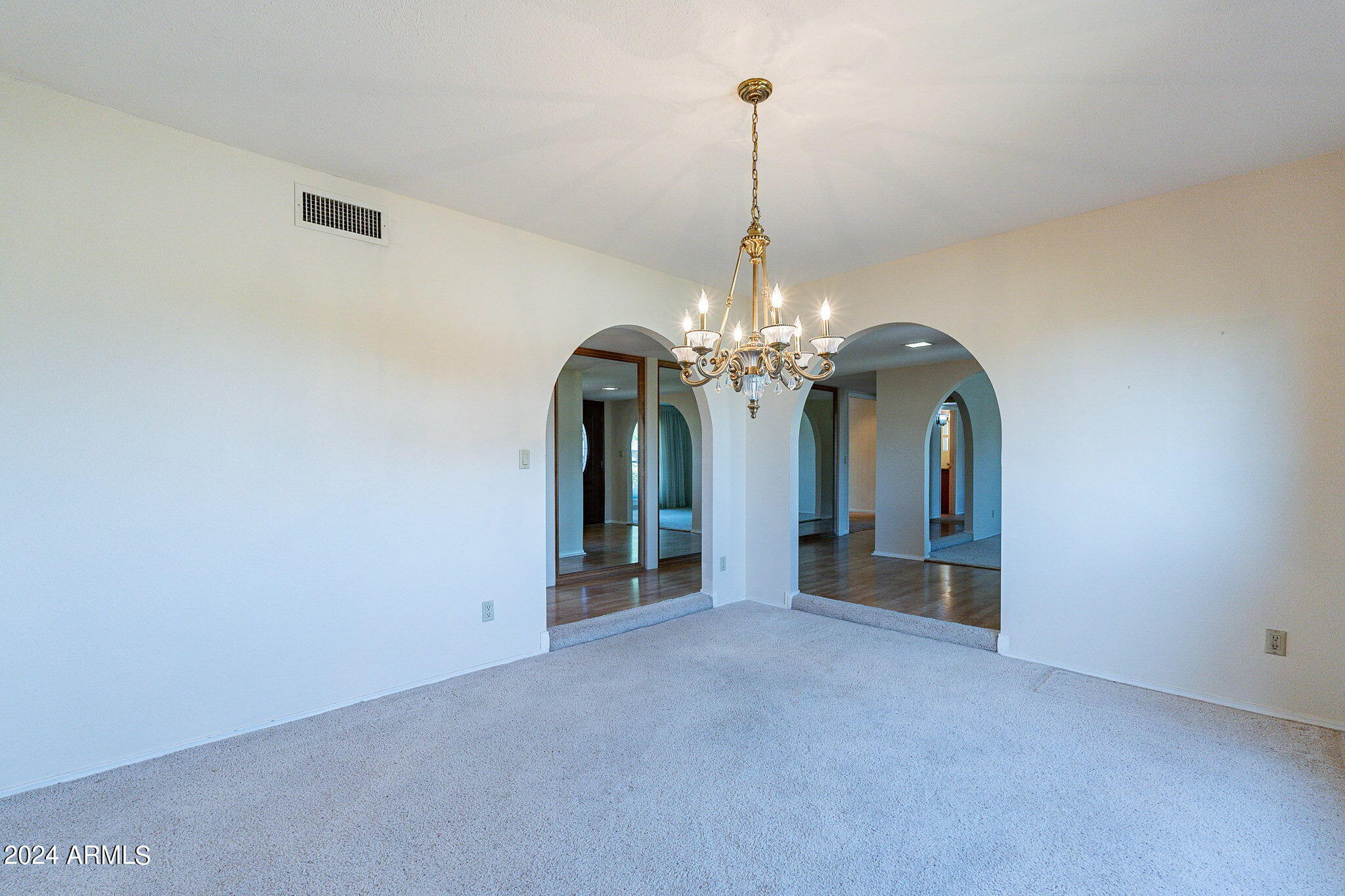 8555 E Vía De Los Libros