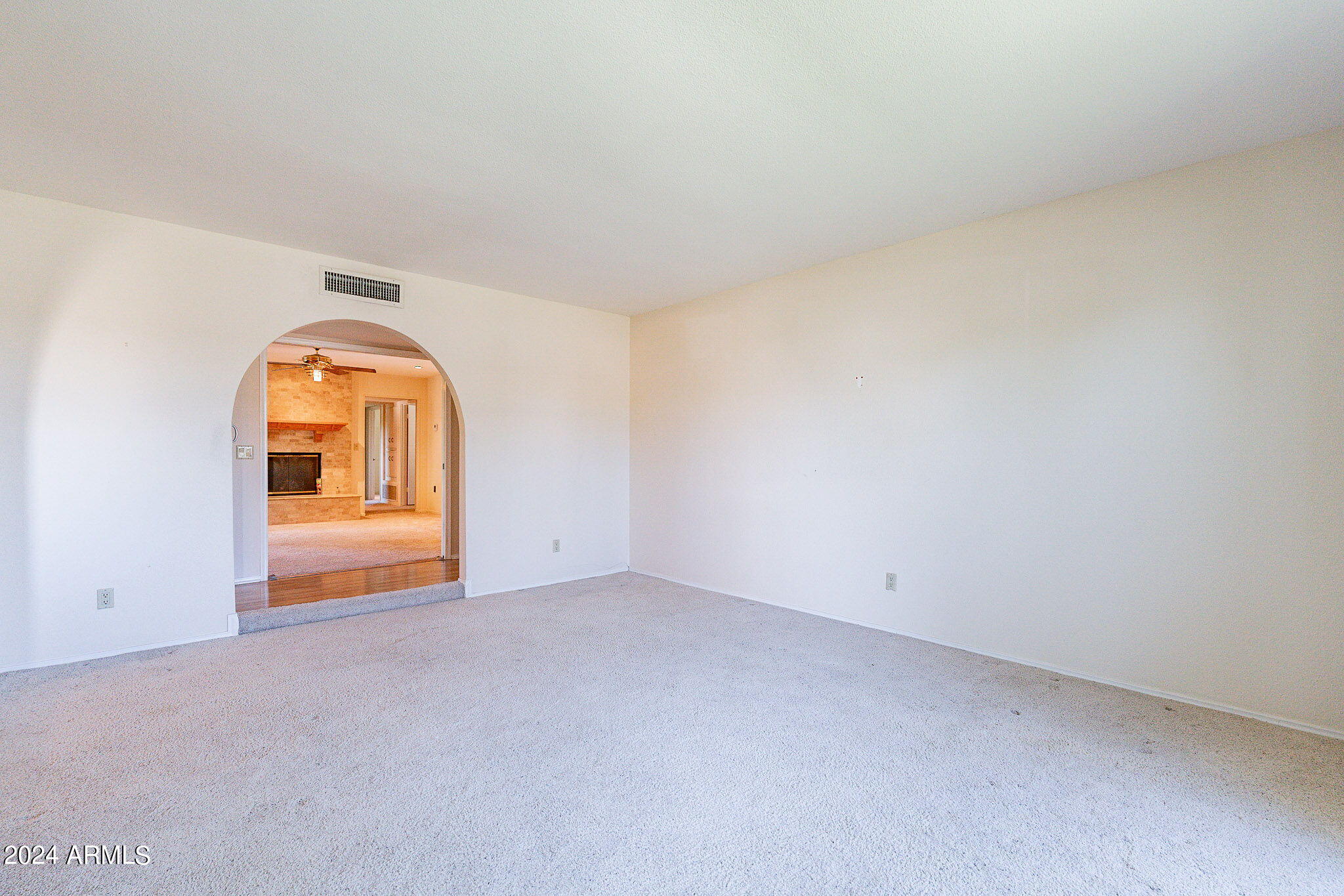 8555 E Vía De Los Libros