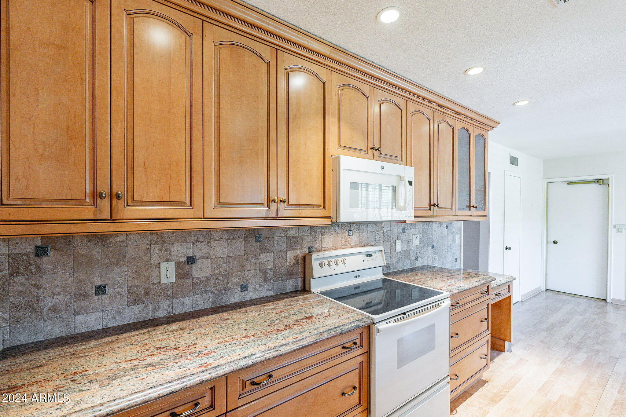 8555 E Vía De Los Libros