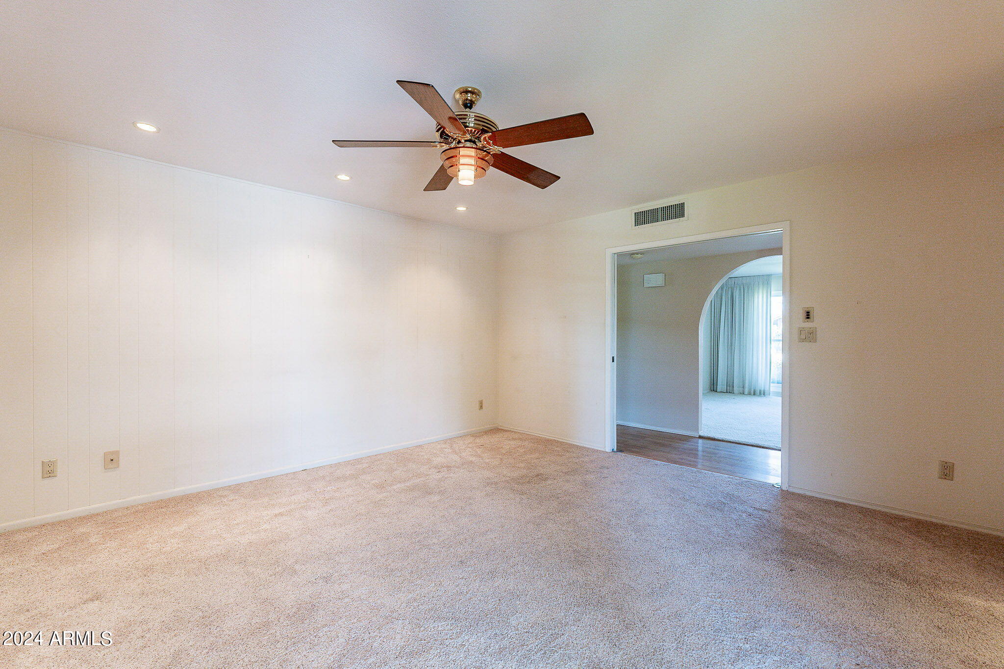 8555 E Vía De Los Libros