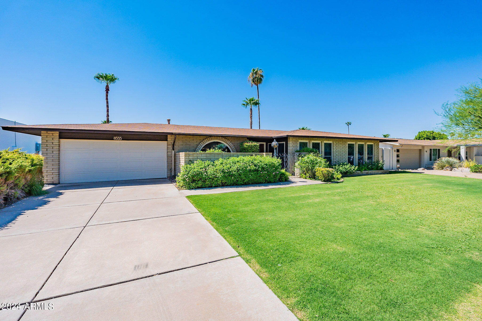 8555 E Vía De Los Libros