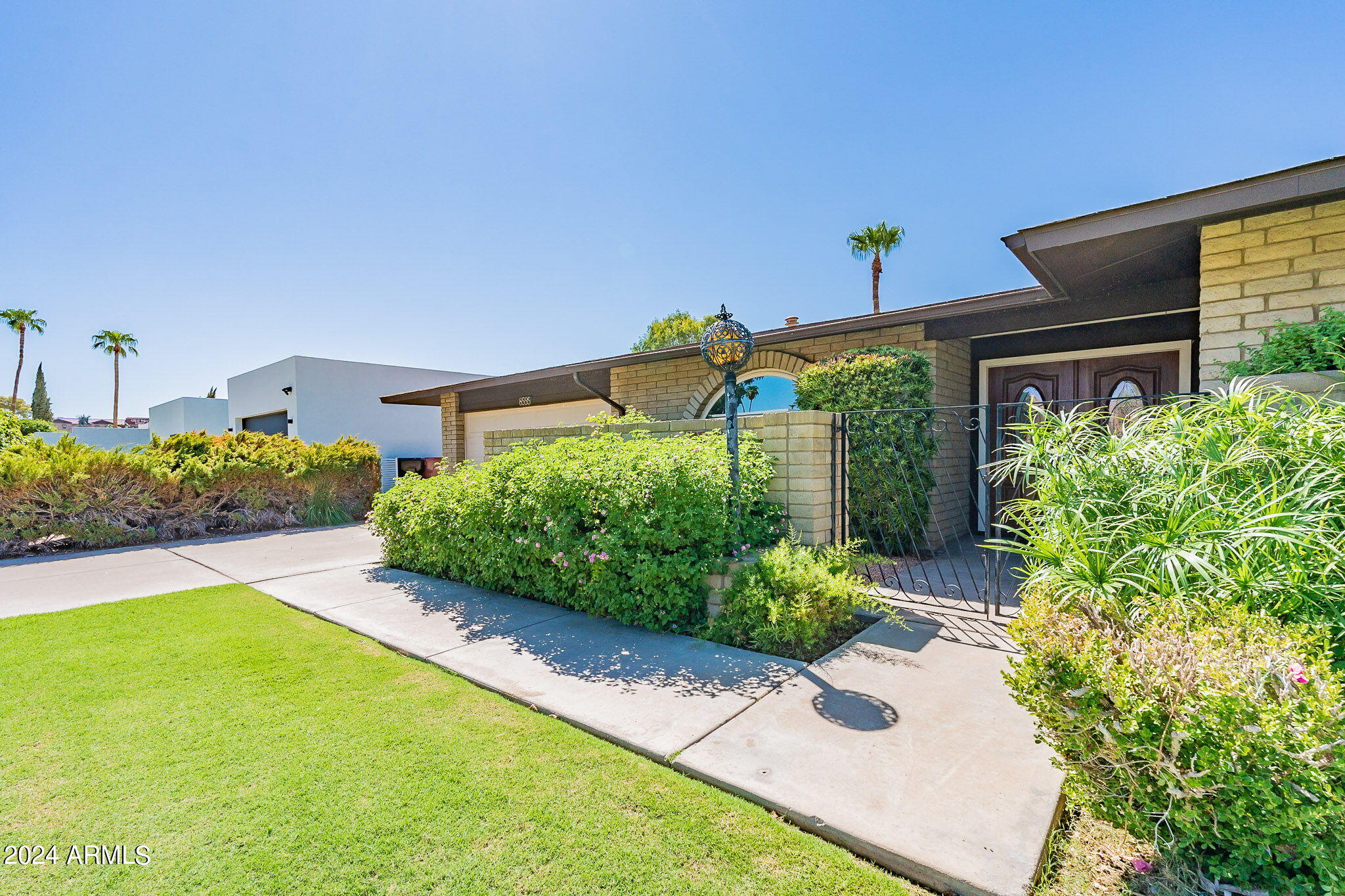 8555 E Vía De Los Libros