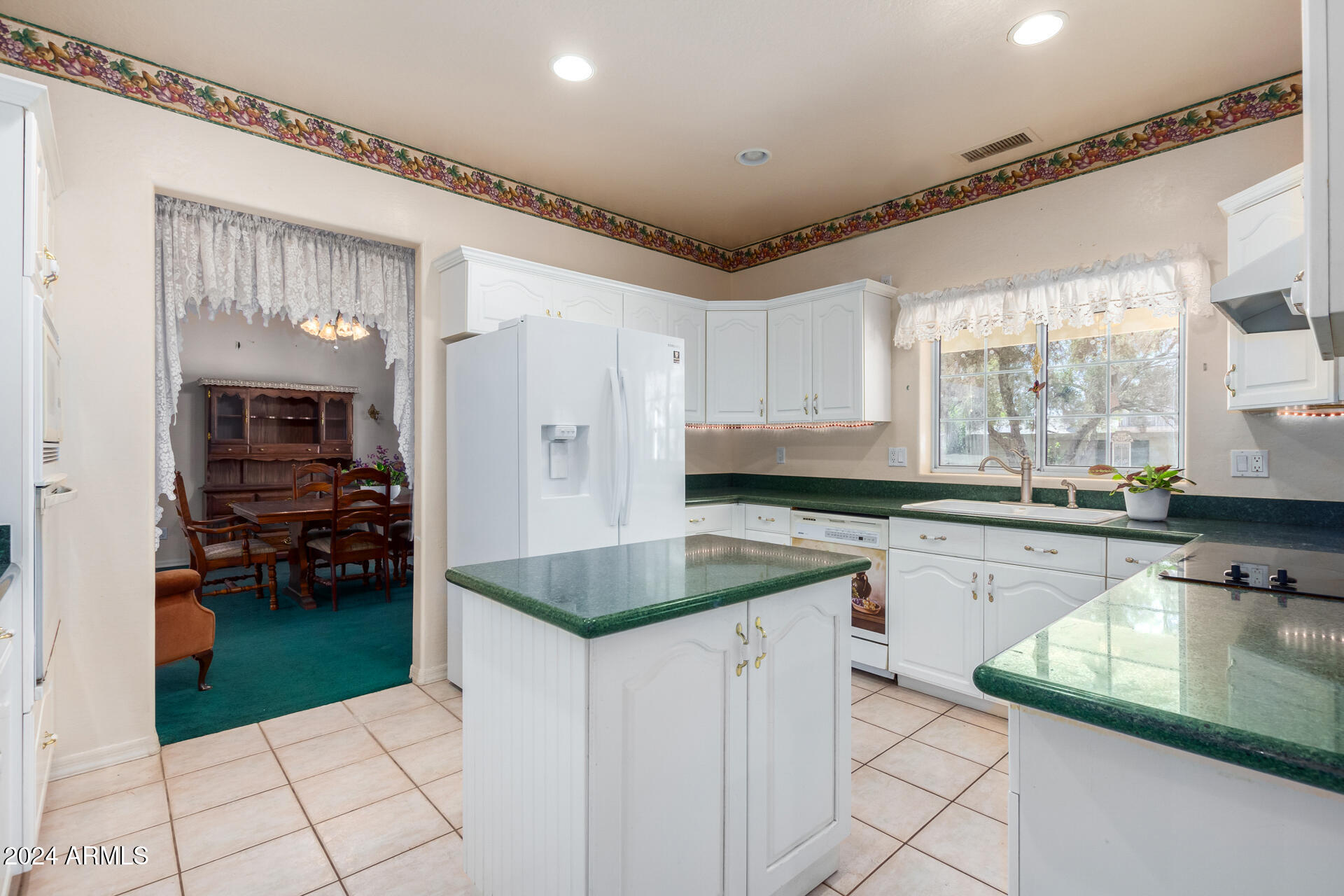 7348 N 9th Place