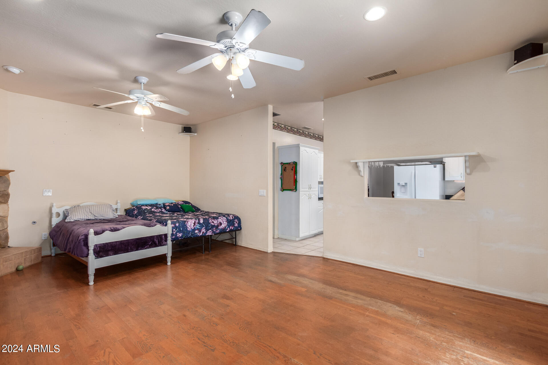 7348 N 9th Place