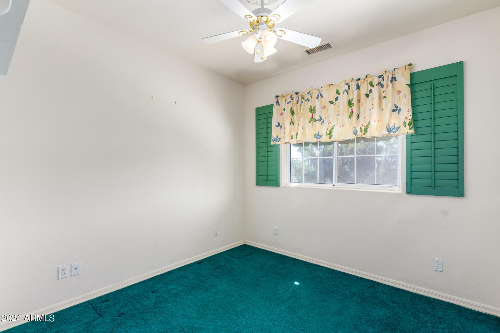 7348 N 9th Place