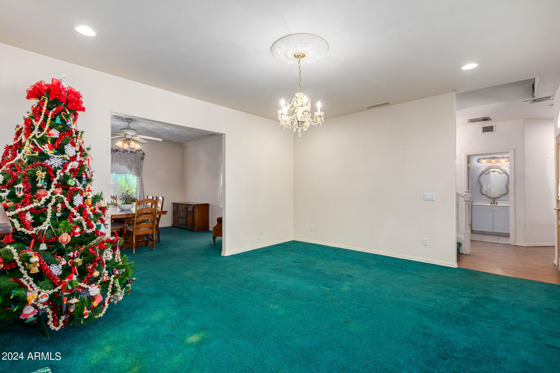 7348 N 9th Place