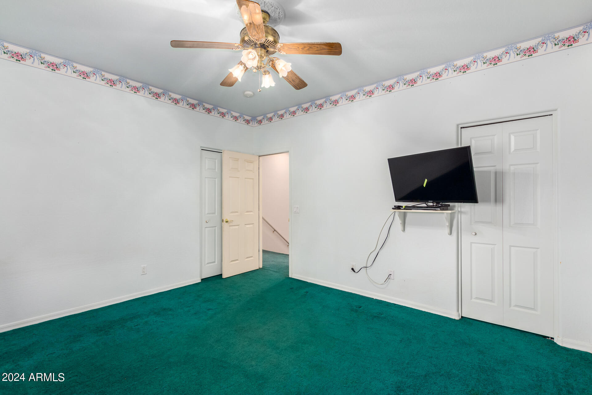 7348 N 9th Place