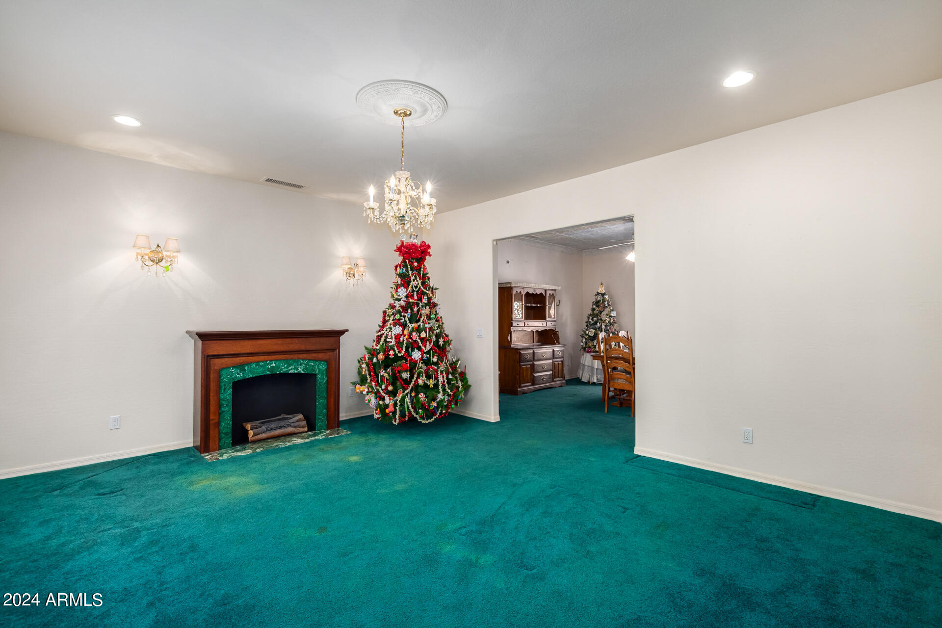 7348 N 9th Place