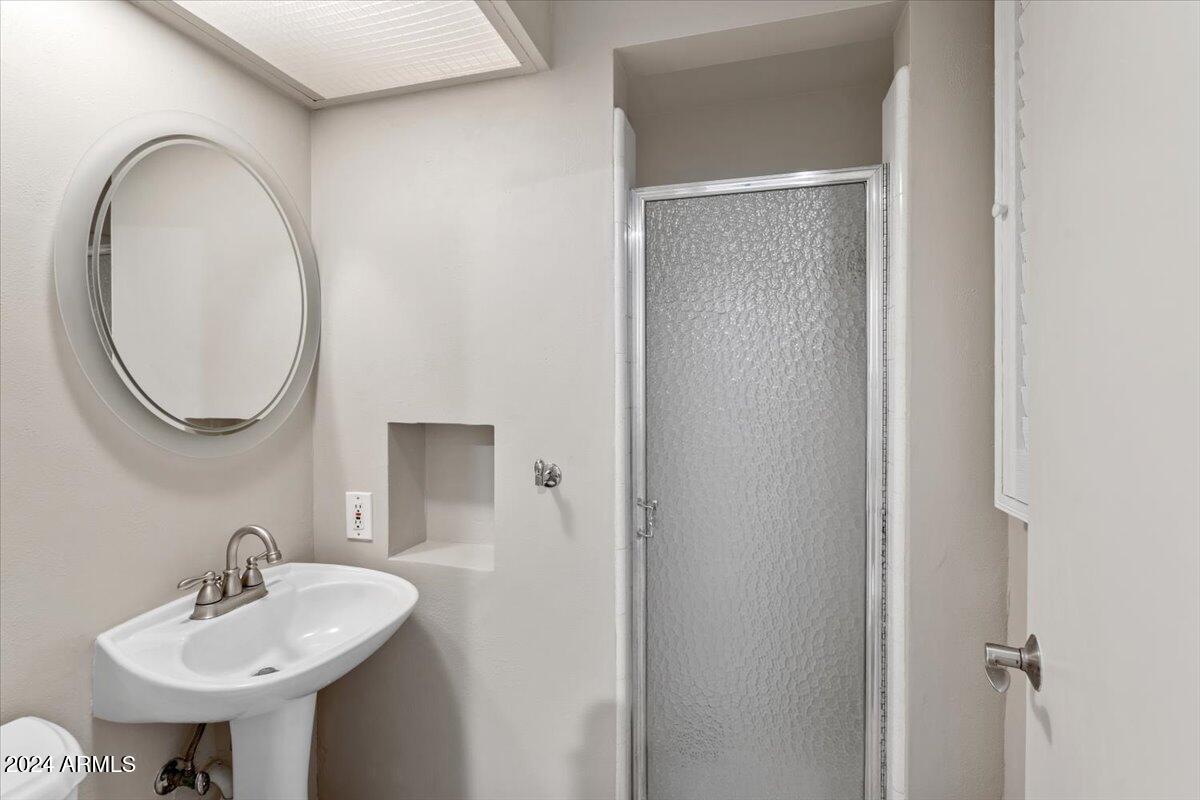 303 W NORTHVIEW Avenue