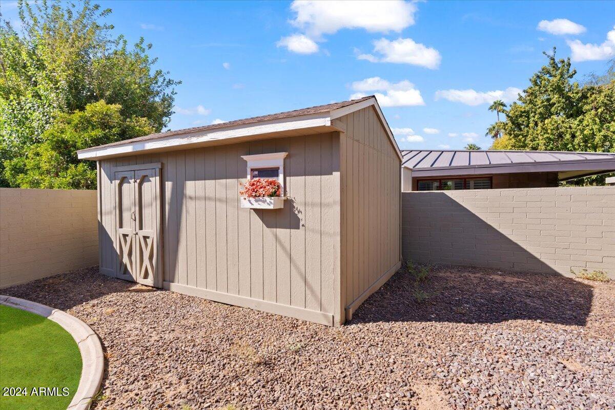 303 W NORTHVIEW Avenue