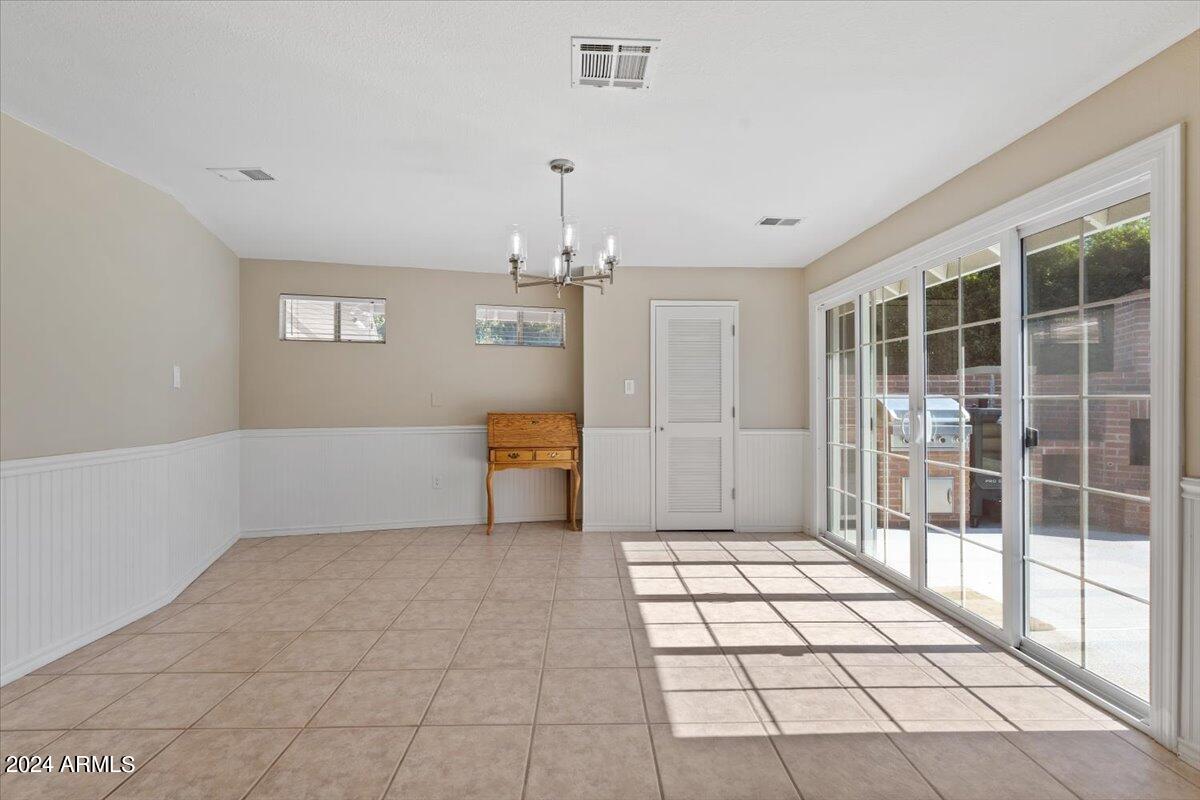 303 W NORTHVIEW Avenue