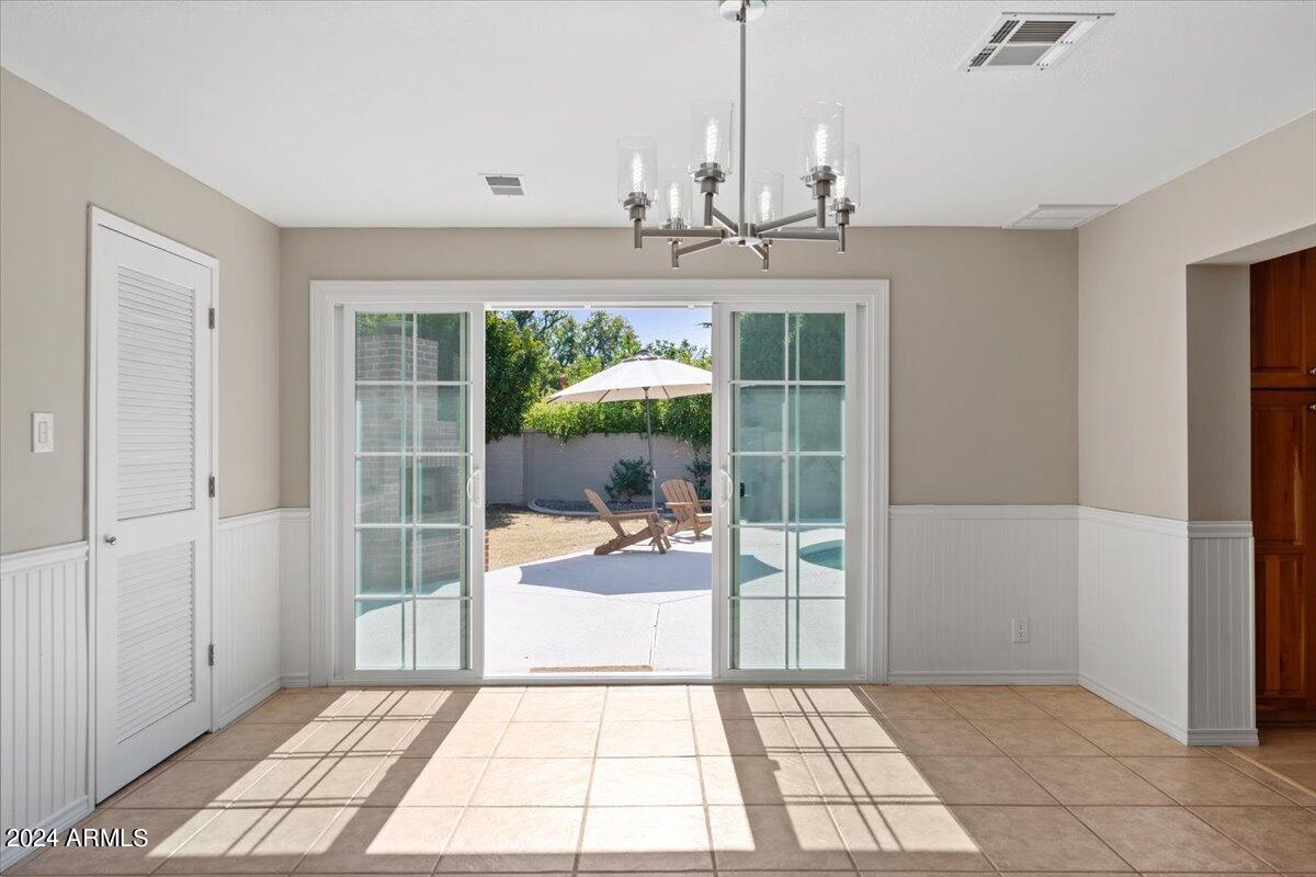 303 W NORTHVIEW Avenue