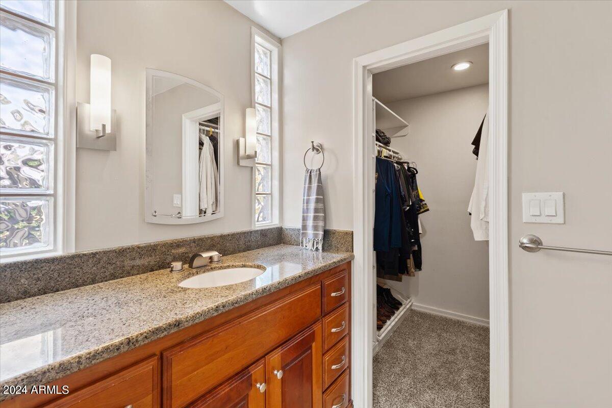 303 W NORTHVIEW Avenue