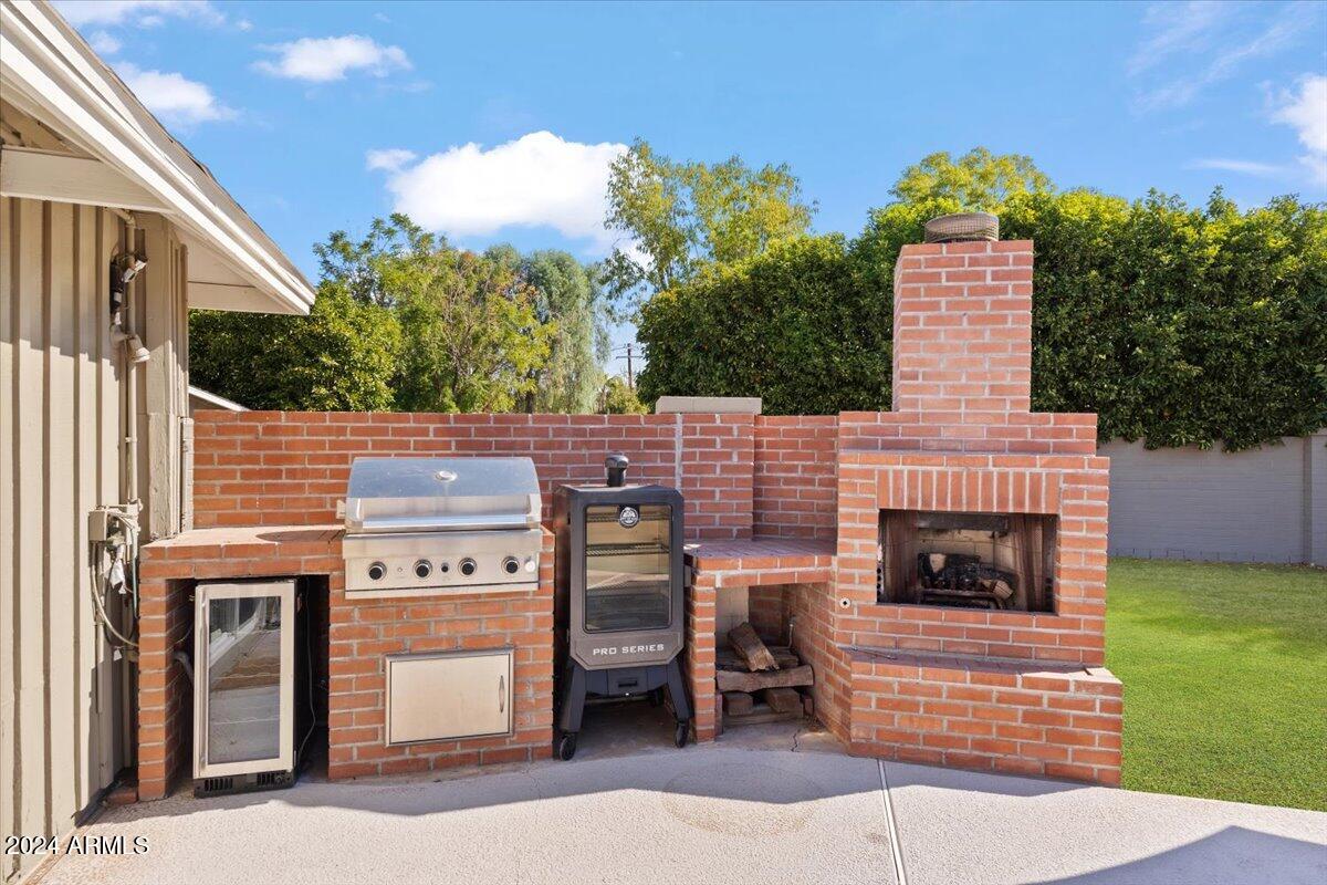 303 W NORTHVIEW Avenue