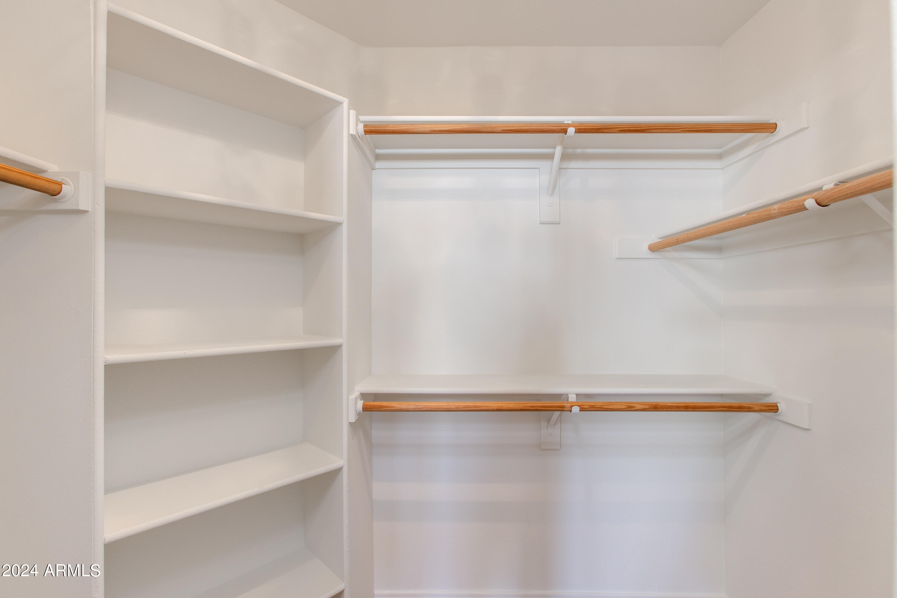 3235 E CAMELBACK Road, 118