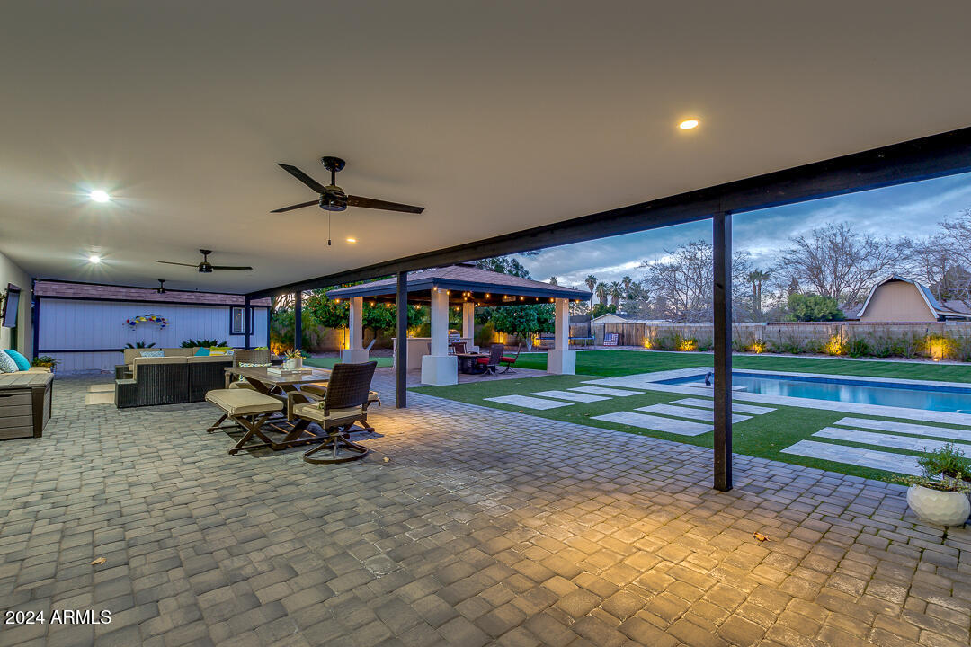 5020 E PERSHING Avenue