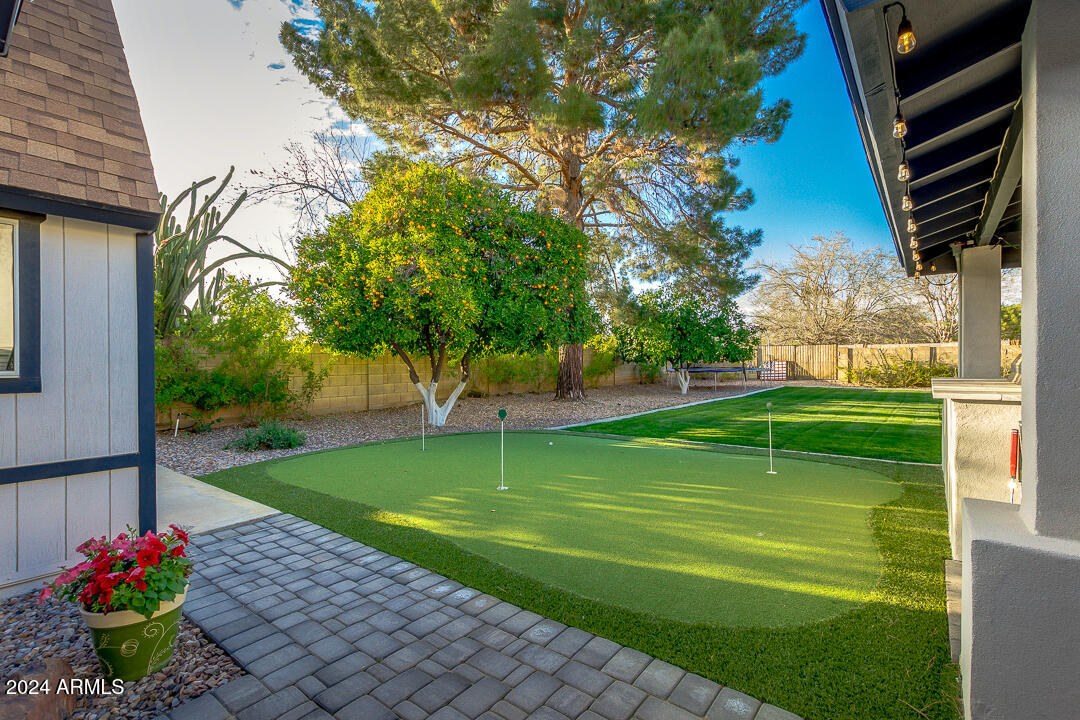 5020 E PERSHING Avenue