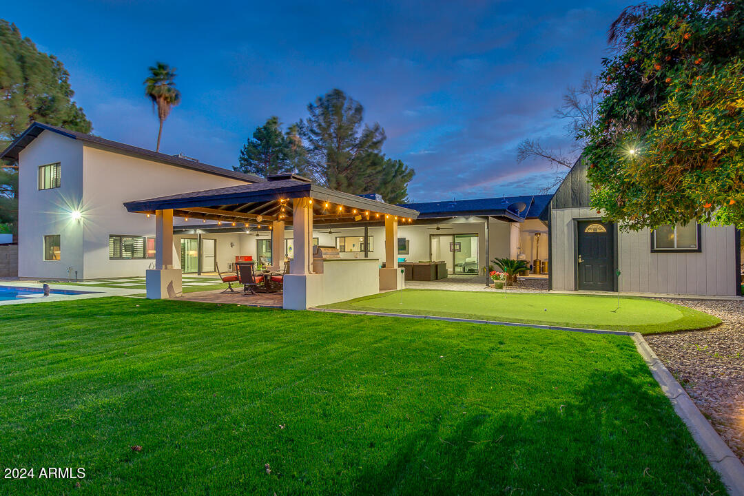 5020 E PERSHING Avenue