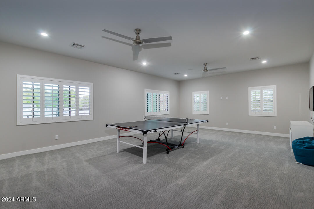 5020 E PERSHING Avenue