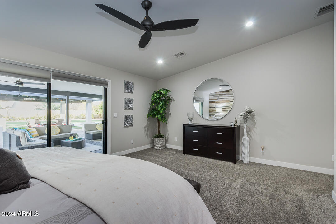 5020 E PERSHING Avenue