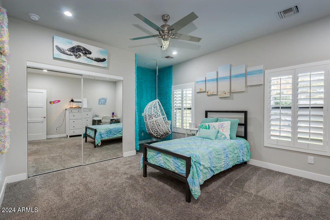 5020 E PERSHING Avenue