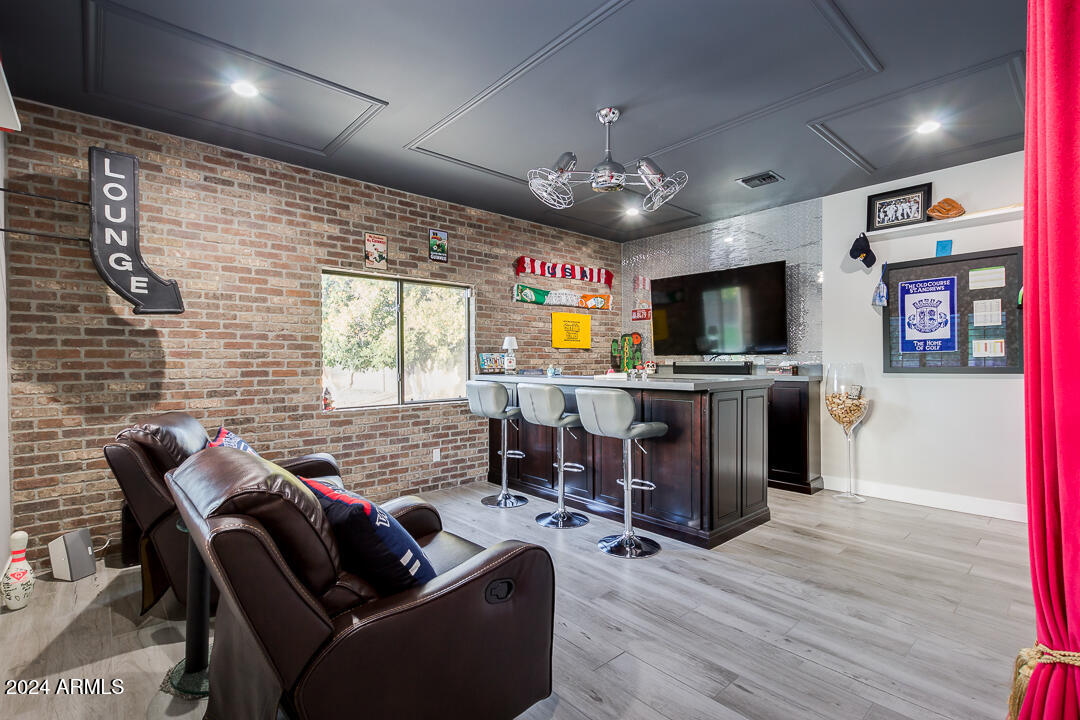 5020 E PERSHING Avenue