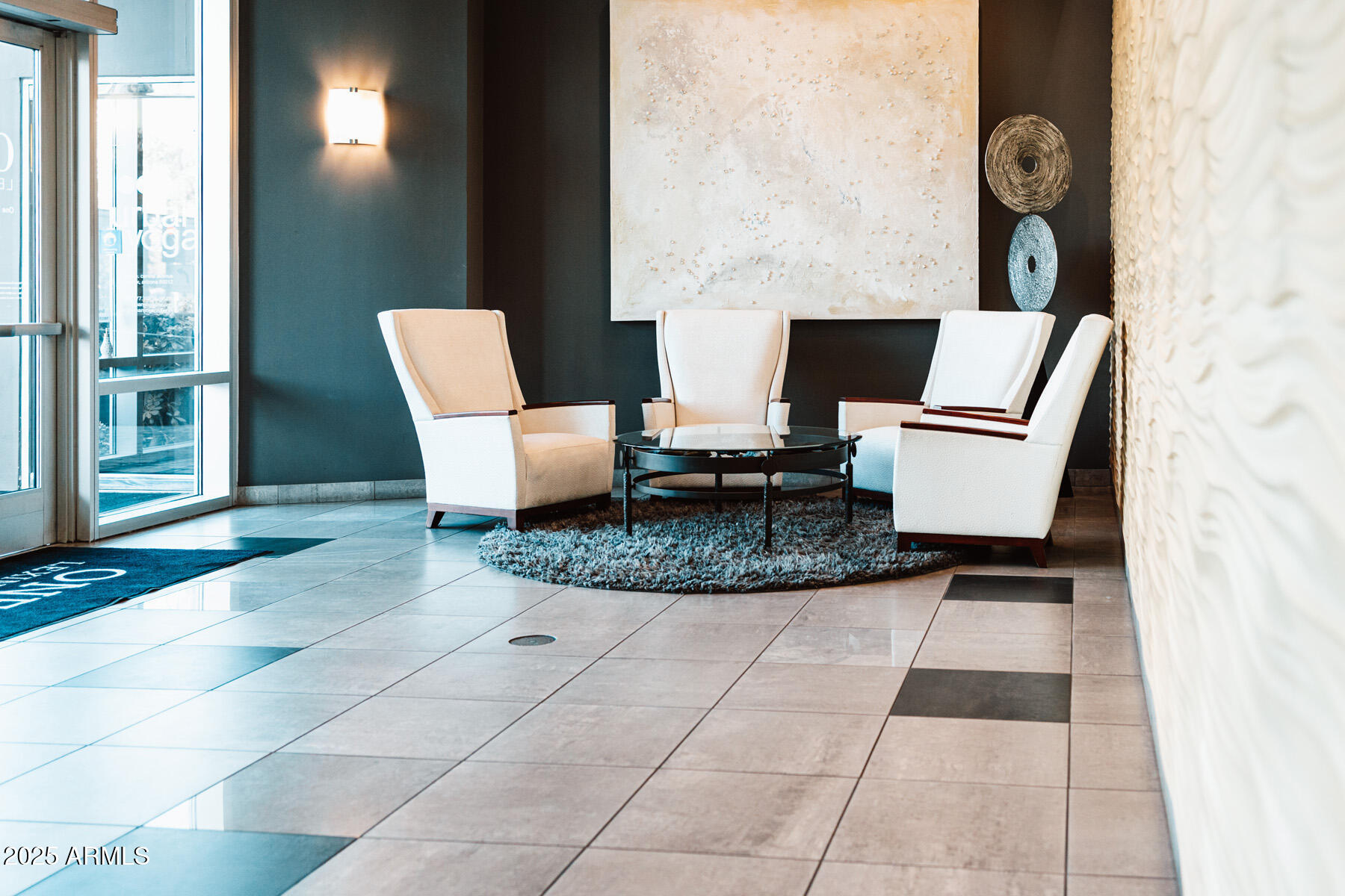 1 E LEXINGTON Avenue, 1209