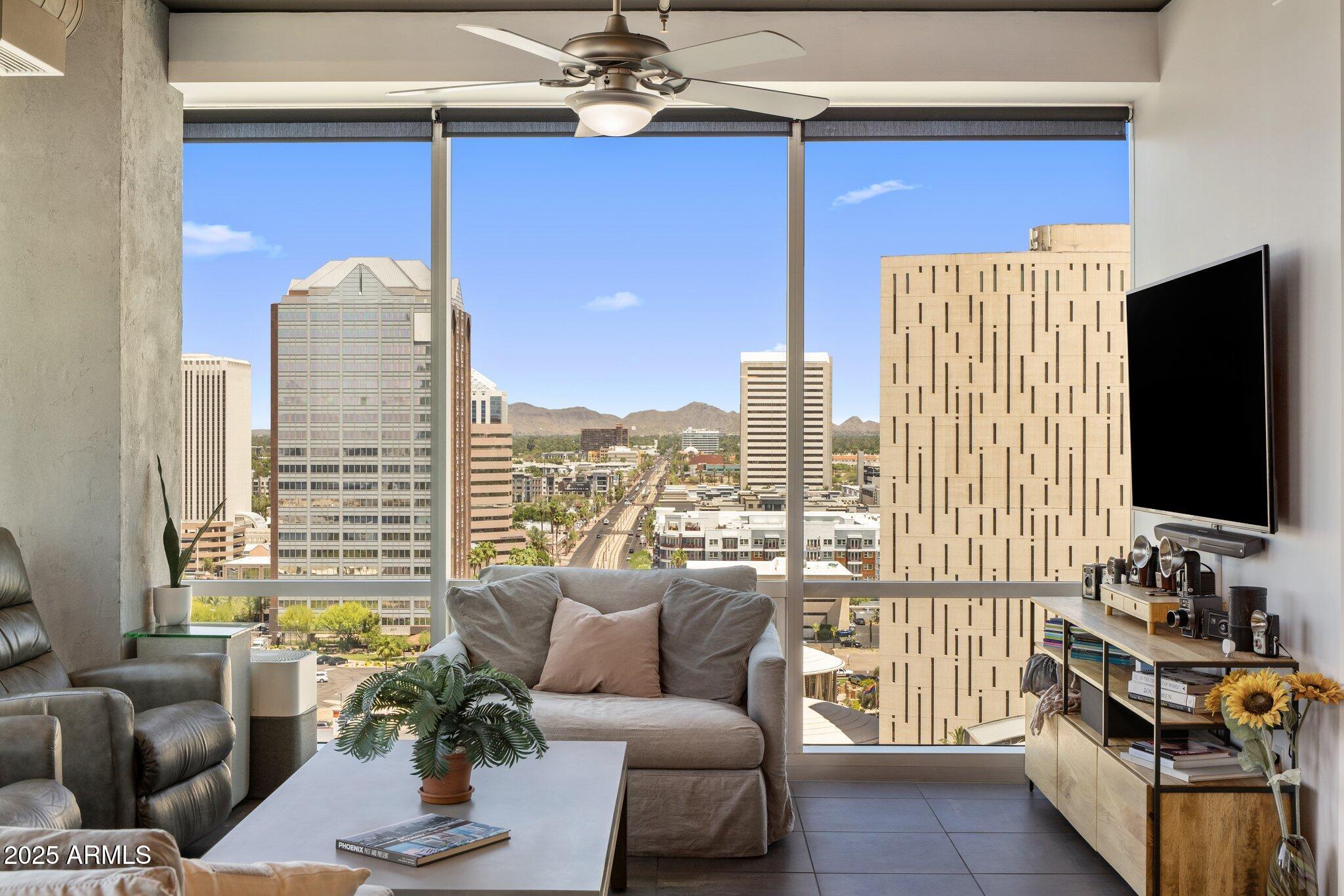 1 E LEXINGTON Avenue, 1209