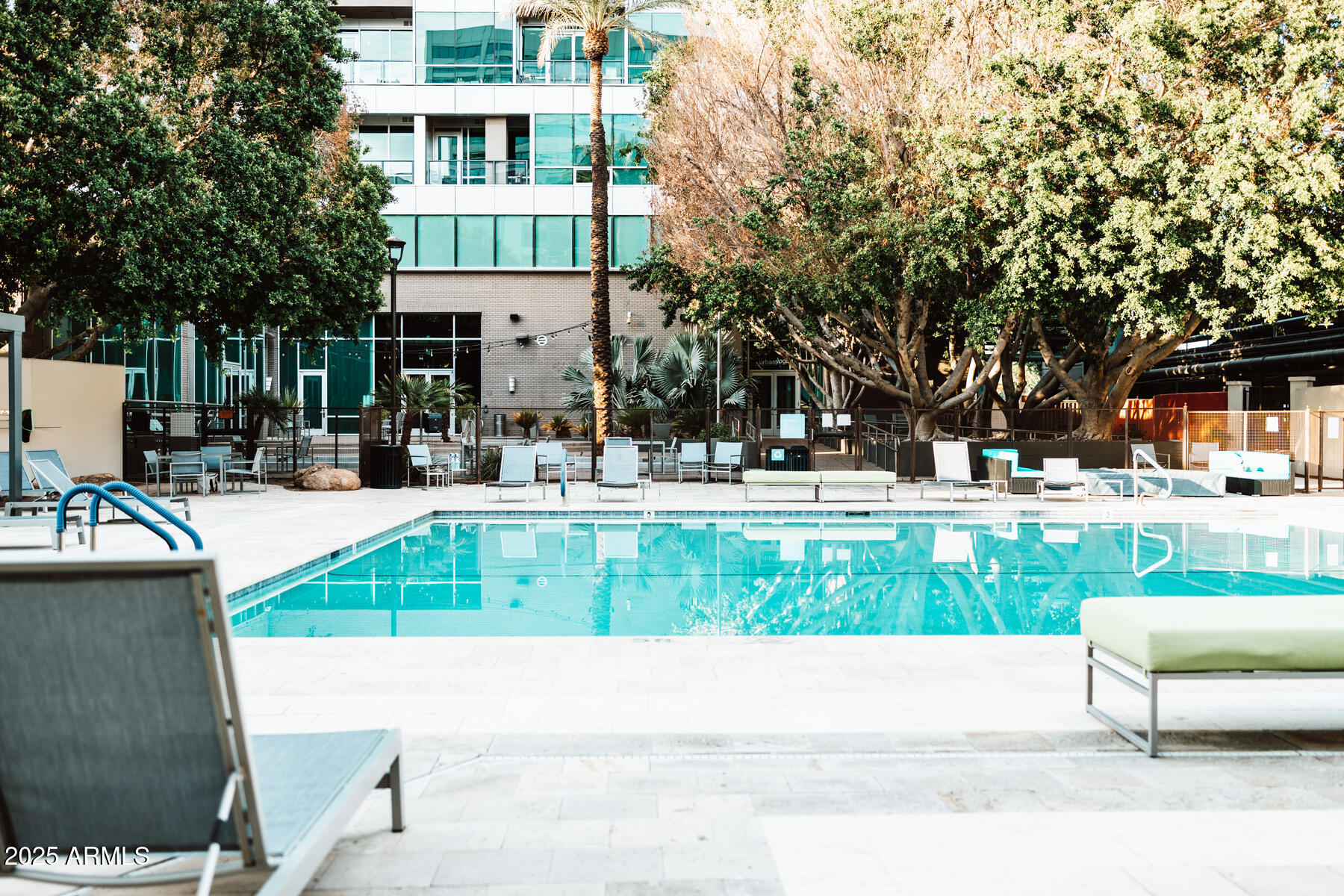 1 E LEXINGTON Avenue, 1209