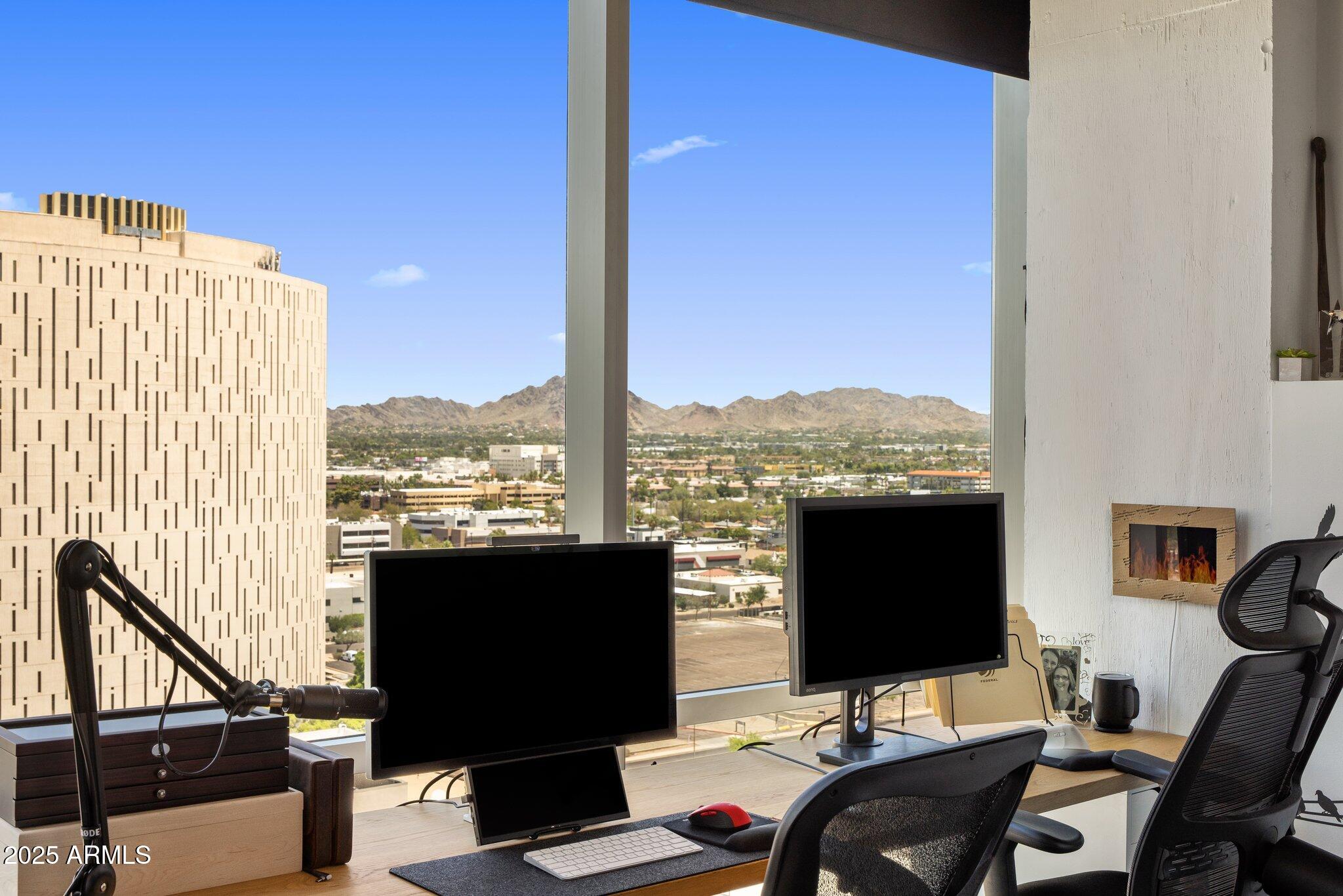 1 E LEXINGTON Avenue, 1209