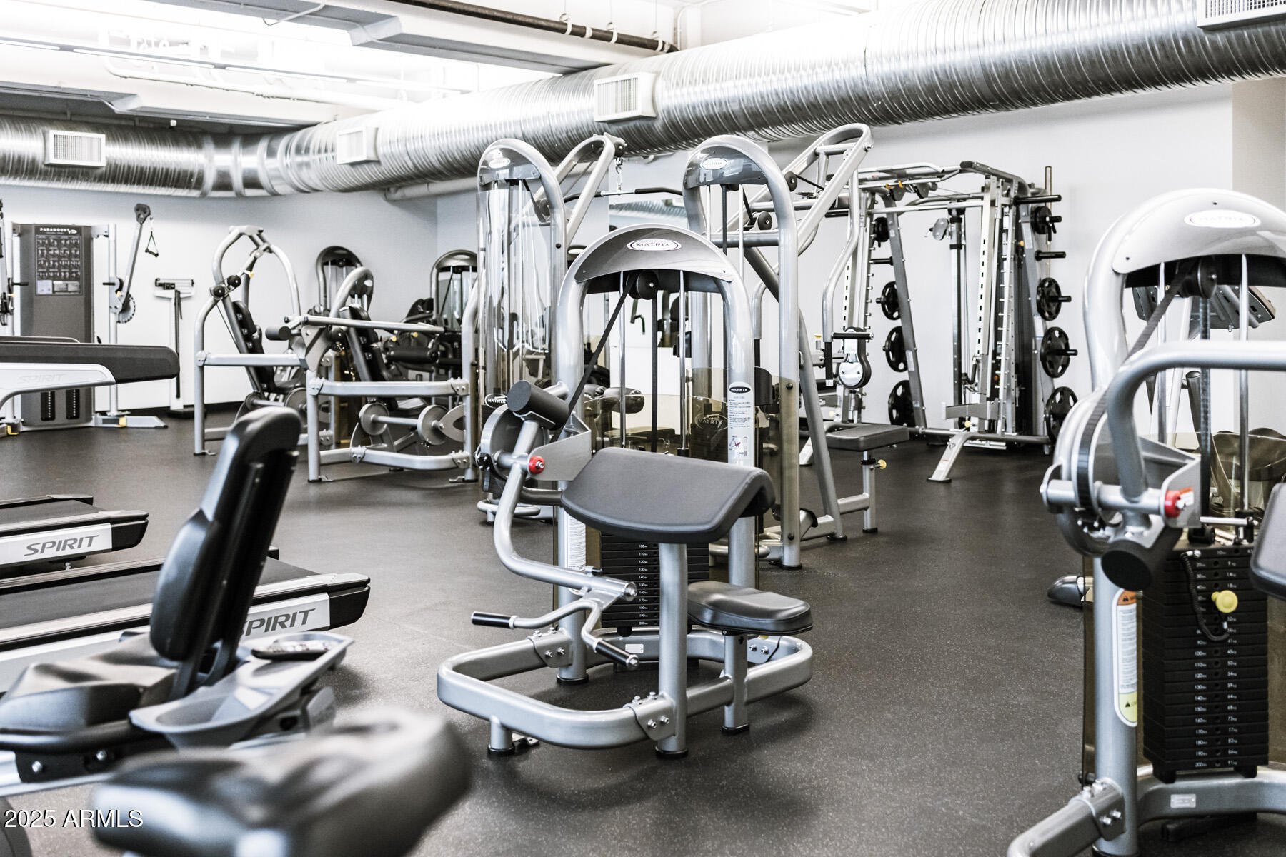 1 E LEXINGTON Avenue, 1209