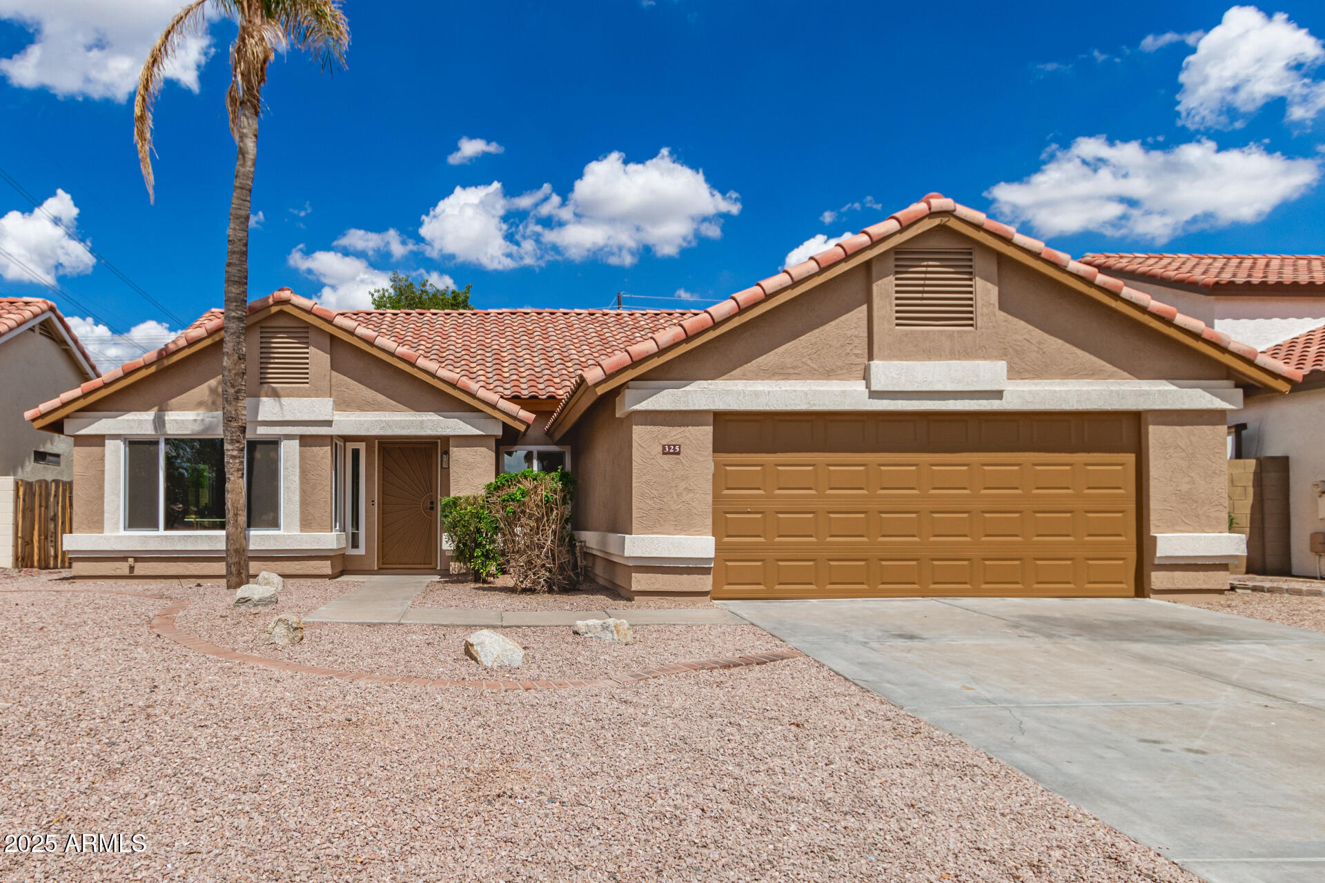 325 N REDROCK Street