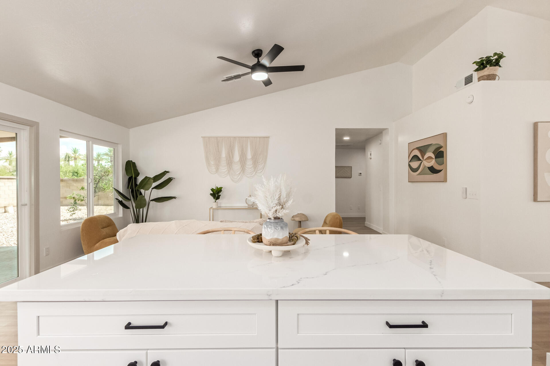 325 N REDROCK Street