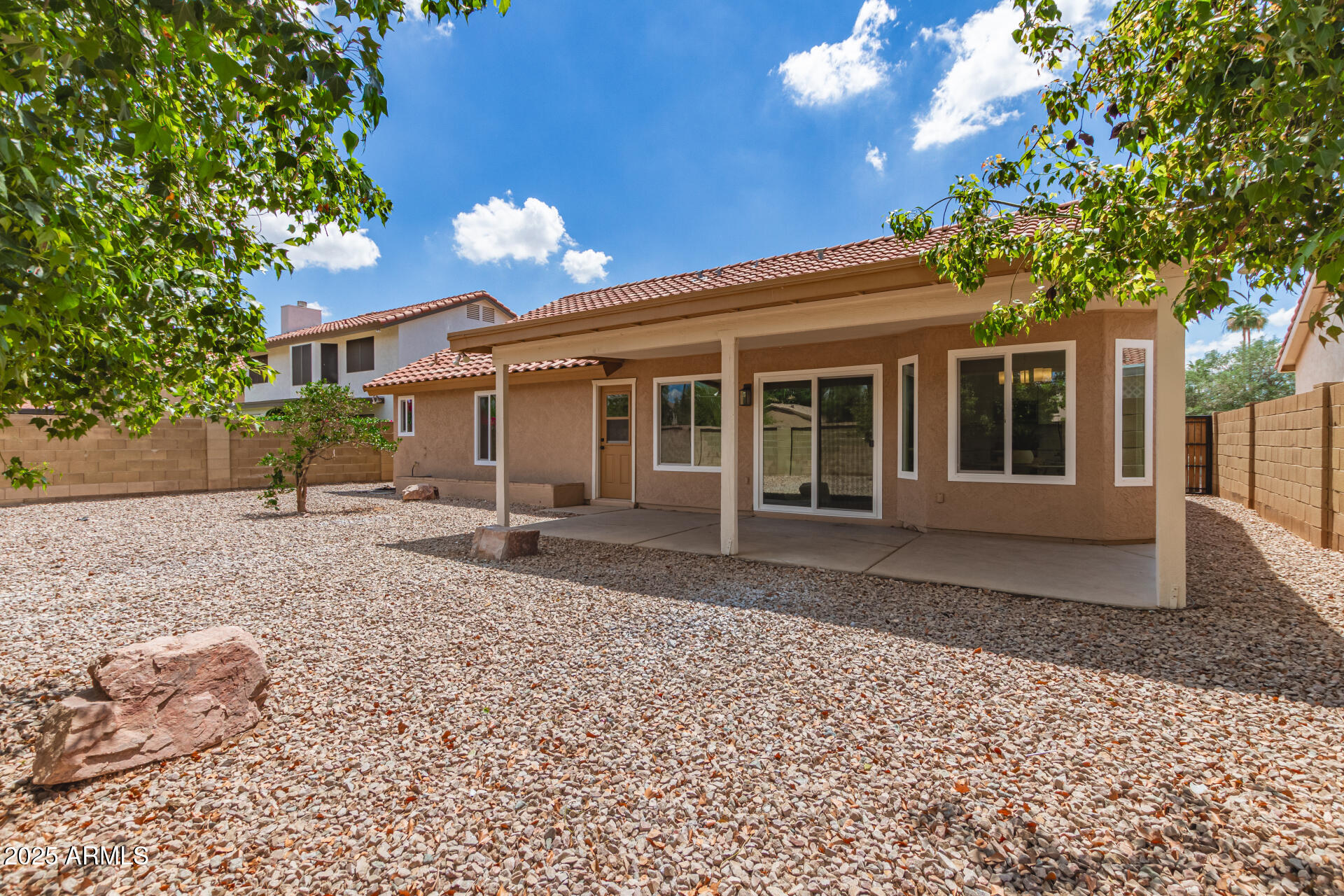 325 N REDROCK Street