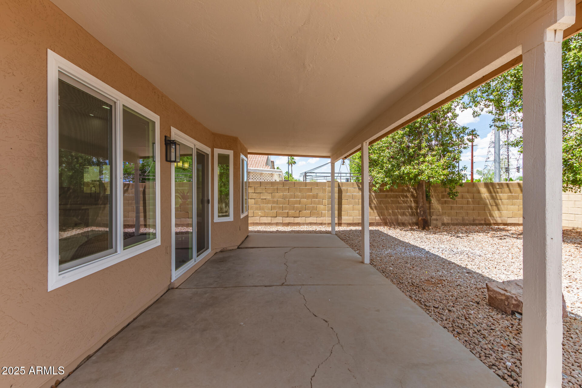 325 N REDROCK Street