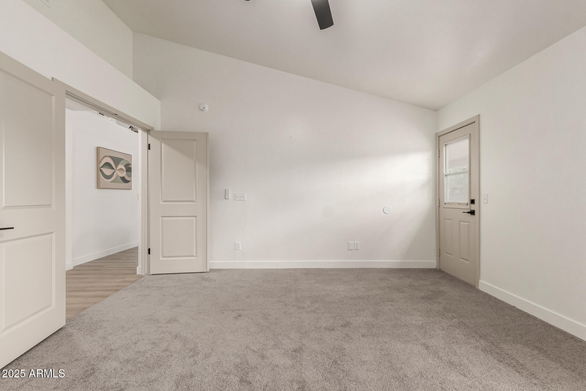 325 N REDROCK Street