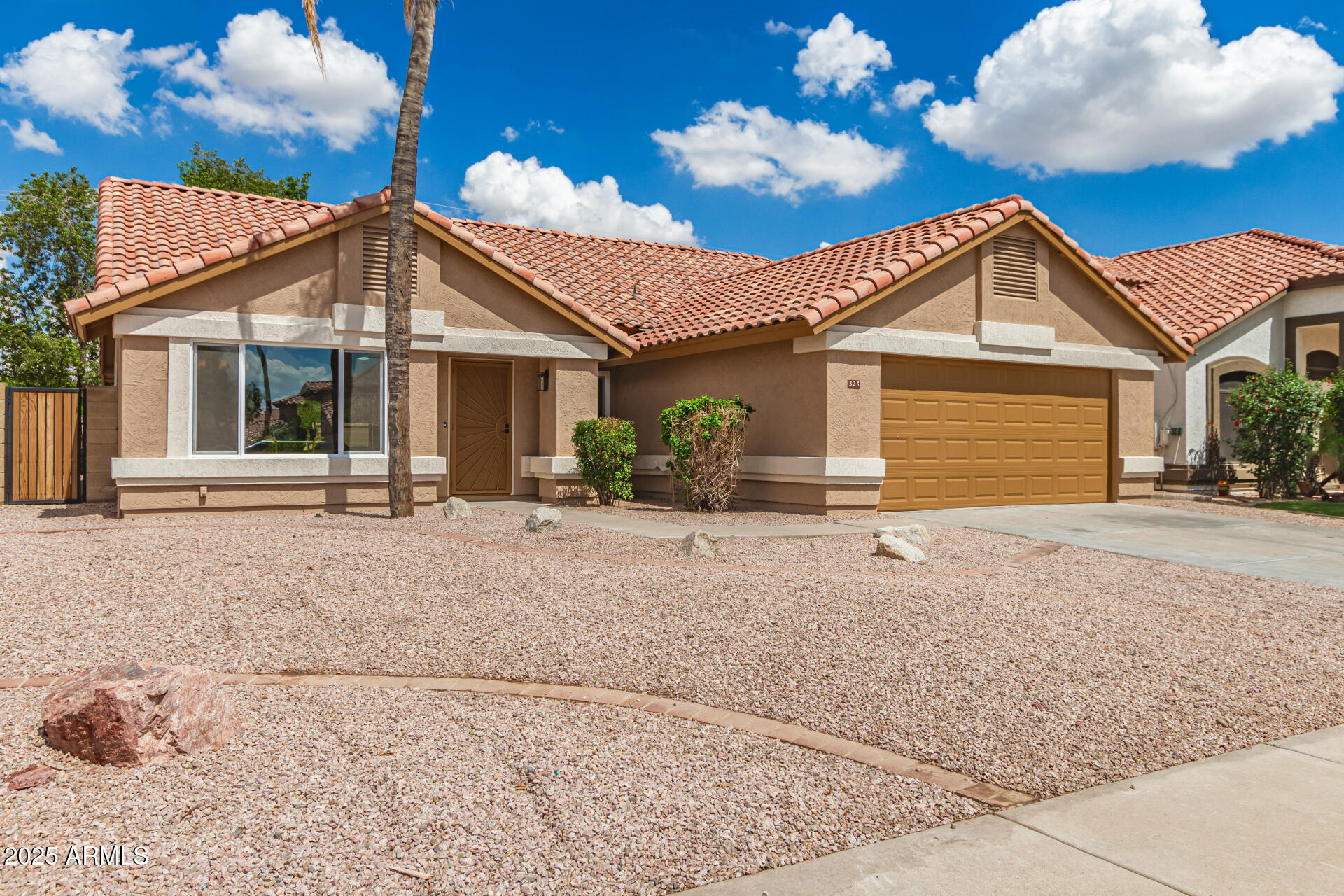 325 N REDROCK Street